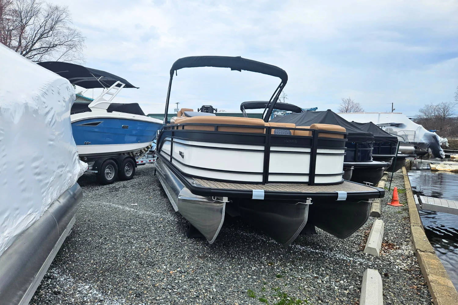 2026 Harris SOLSTICE 230 Image Thumbnail #1