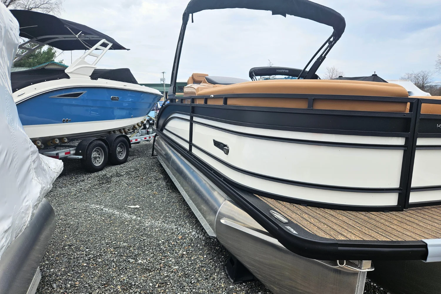 2026 Harris SOLSTICE 230 Image Thumbnail #2