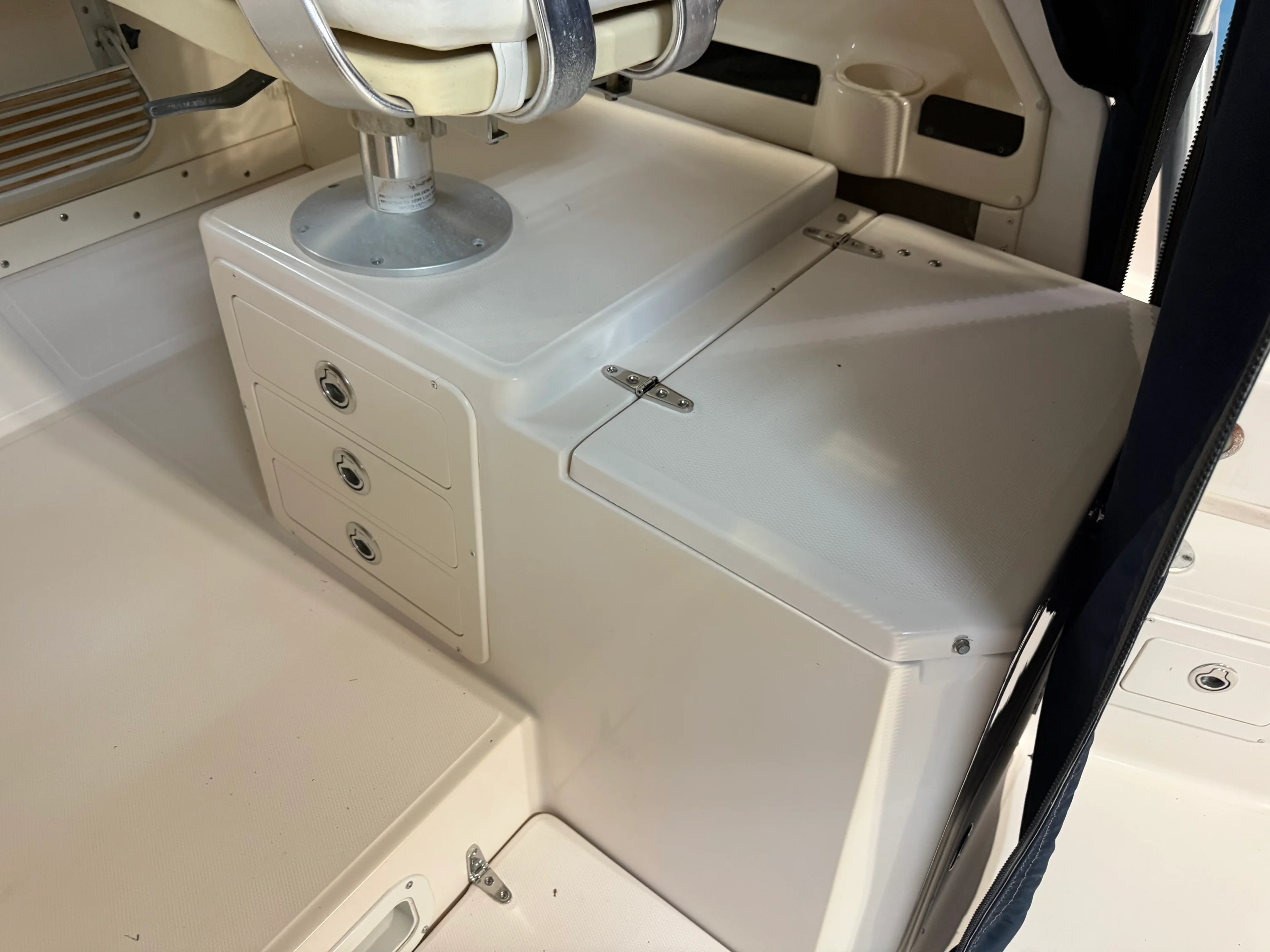 2002 Grady-White Marlin 300 Image Thumbnail #32