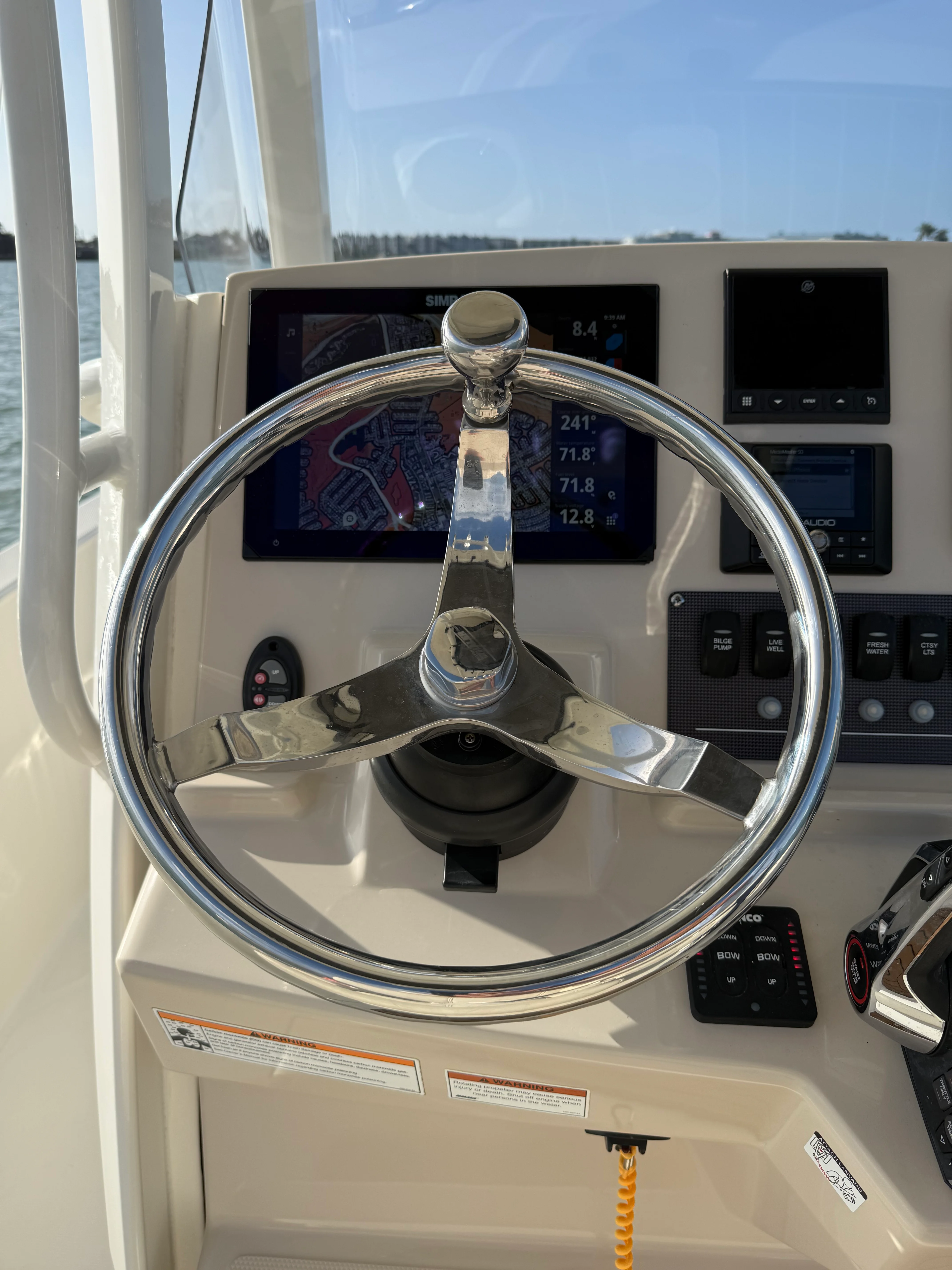 2023 Boston Whaler 220 DAUNTLESS Image Thumbnail #8