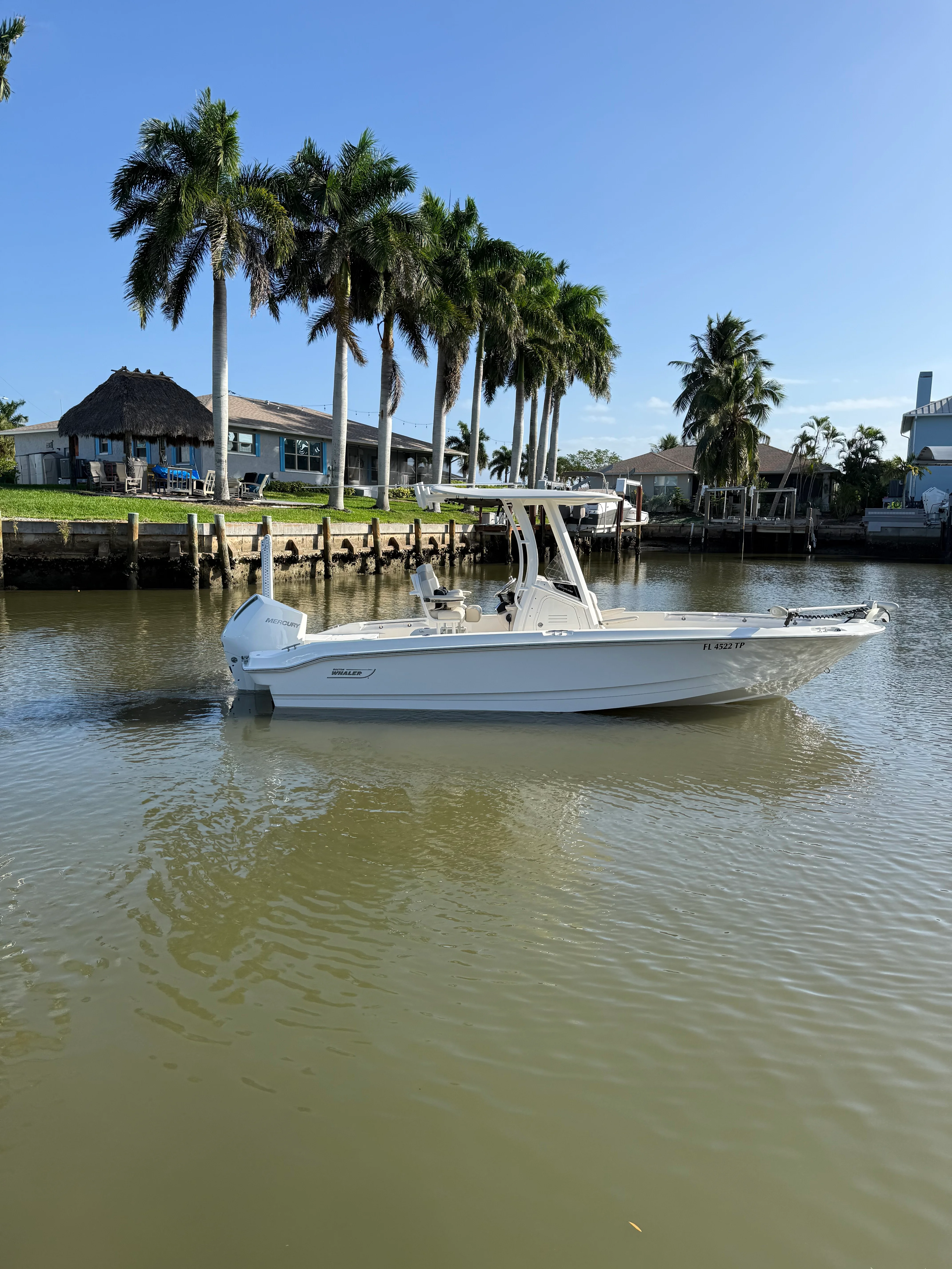 2023 Boston Whaler 220 DAUNTLESS Image Thumbnail #0