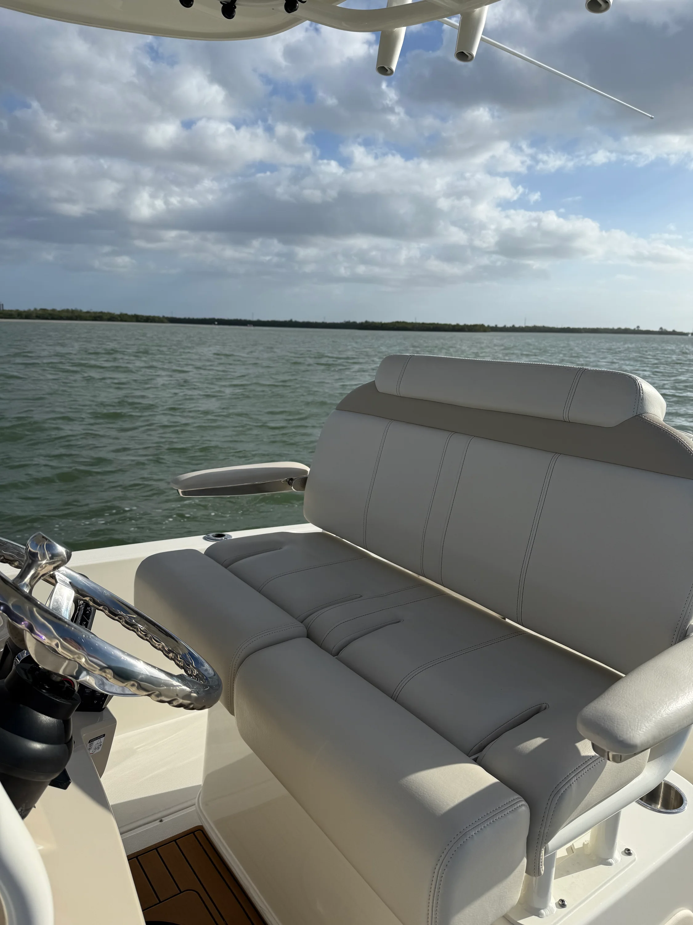 2023 Boston Whaler 220 DAUNTLESS Image Thumbnail #11