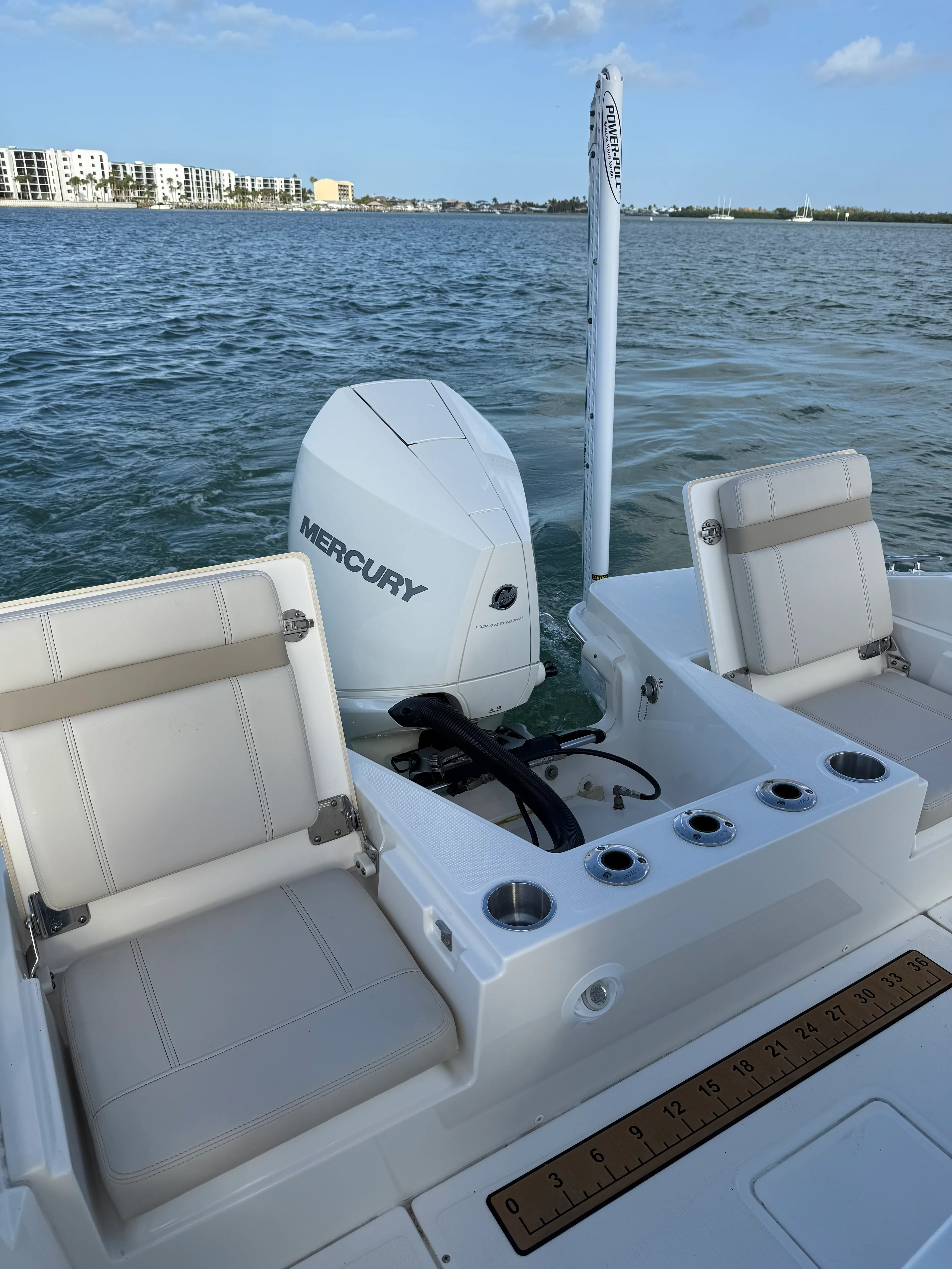 2023 Boston Whaler 220 DAUNTLESS Image Thumbnail #27