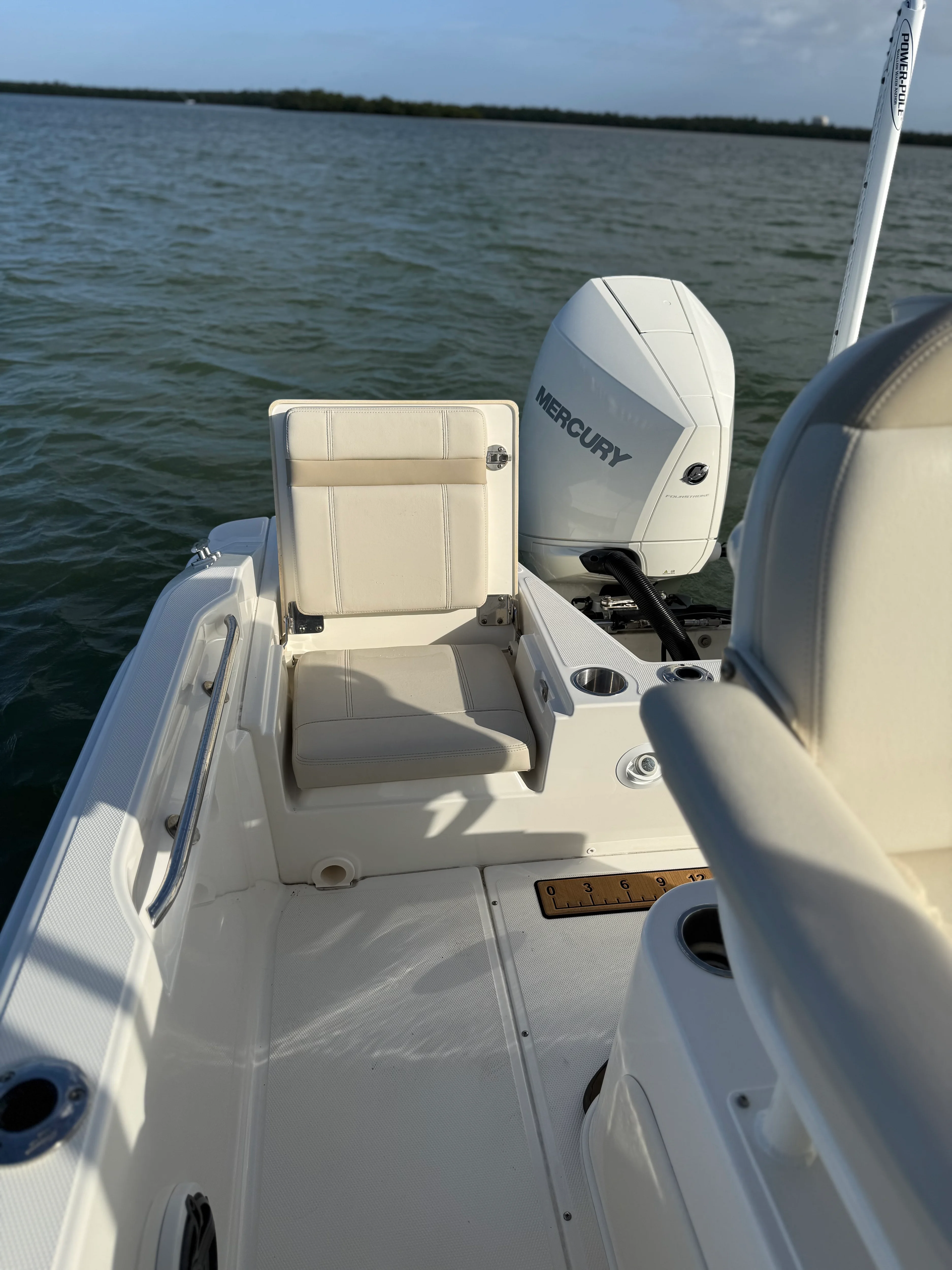 2023 Boston Whaler 220 DAUNTLESS Image Thumbnail #25