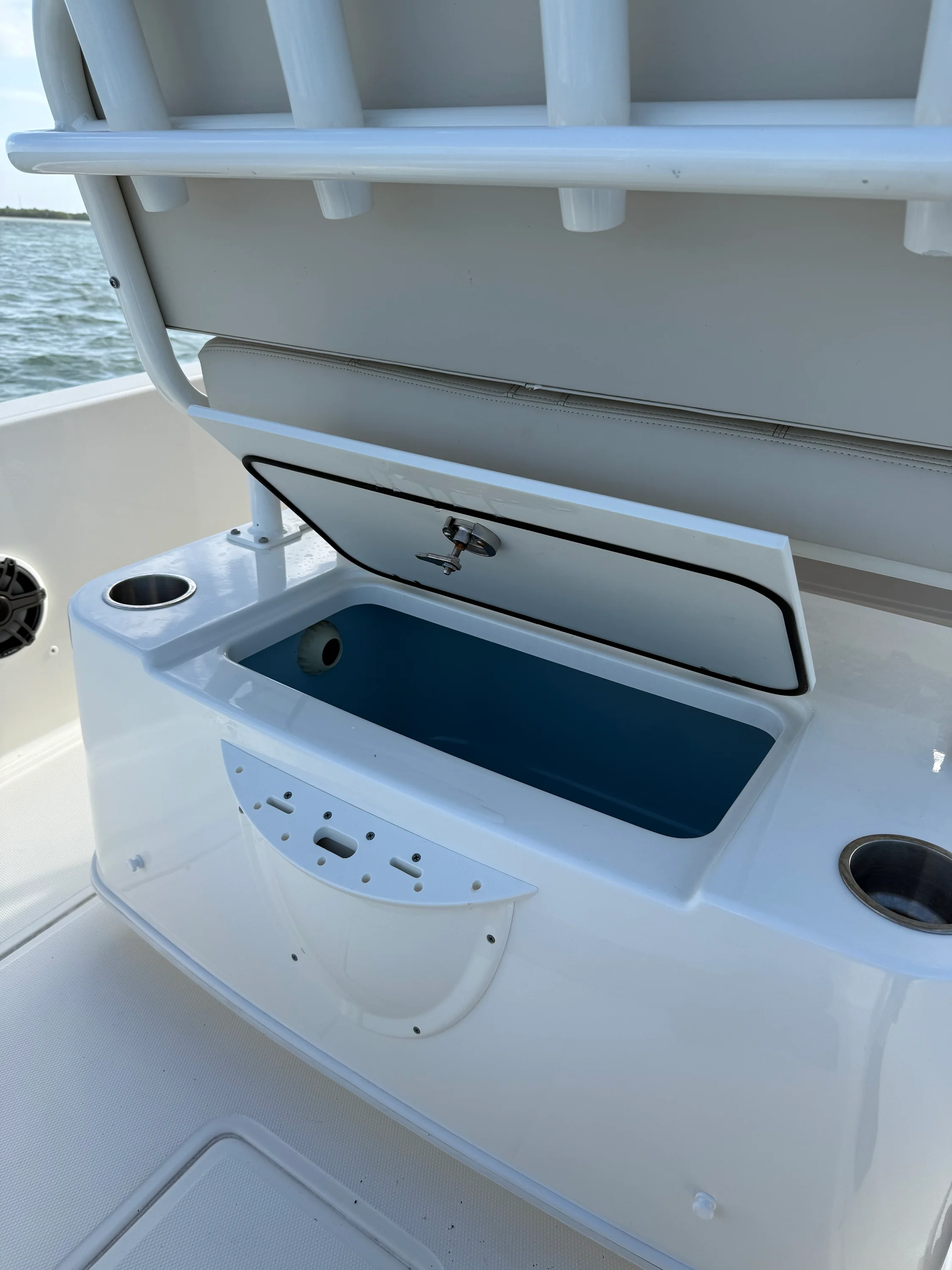 2023 Boston Whaler 220 DAUNTLESS Image Thumbnail #22