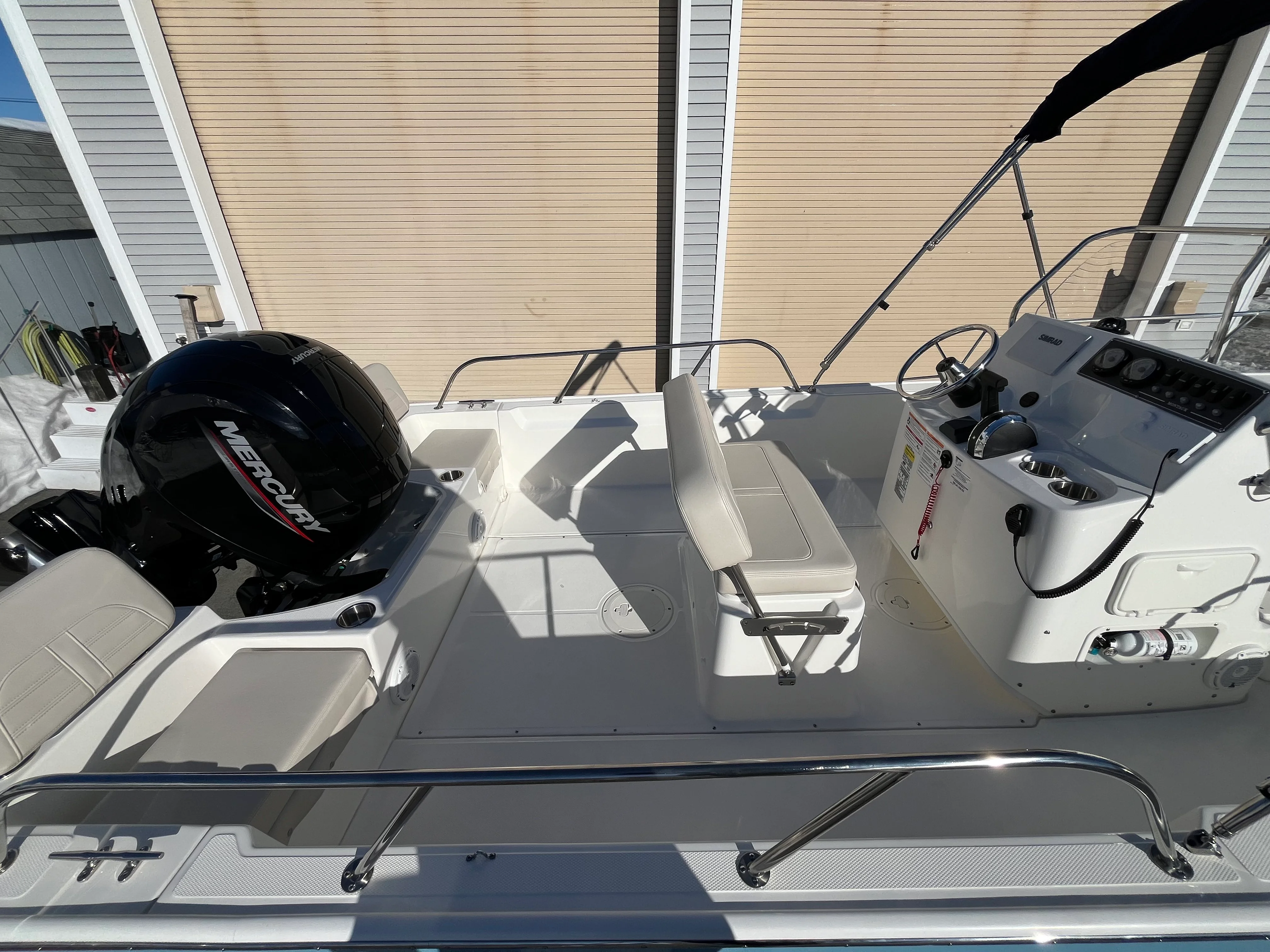 2025 Boston Whaler 190 Montauk Image Thumbnail #5