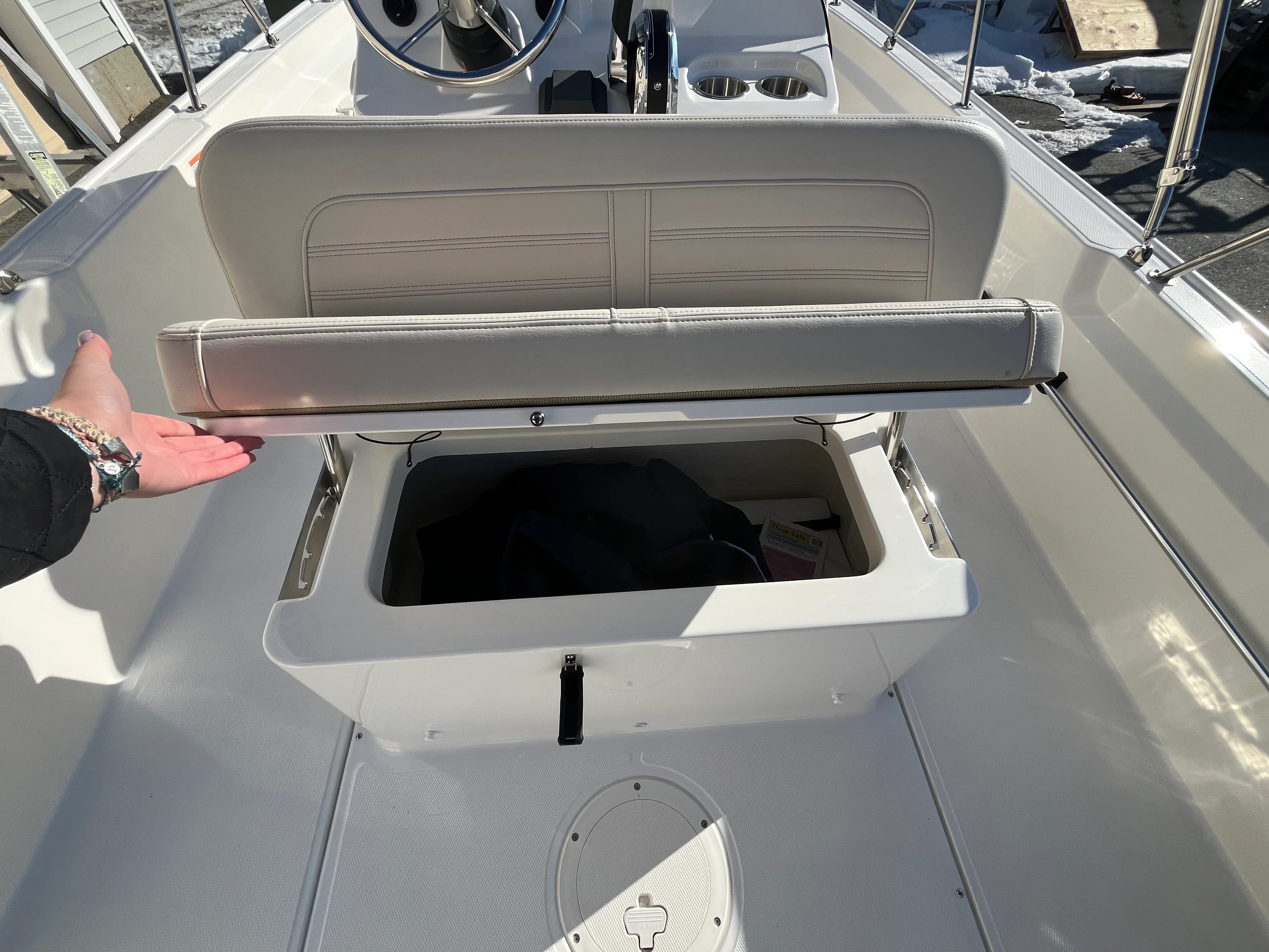 2025 Boston Whaler 190 Montauk Image Thumbnail #11