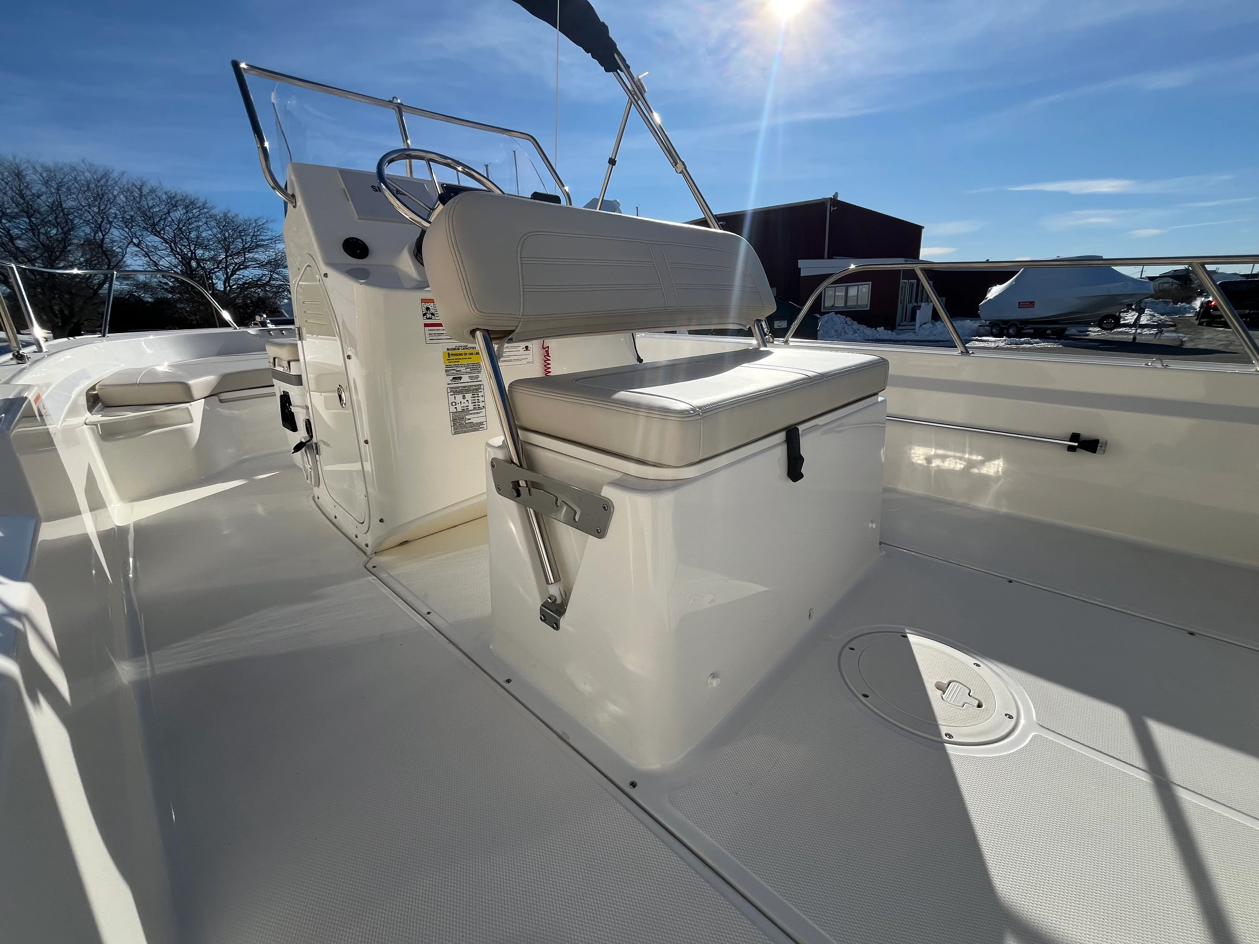 2025 Boston Whaler 190 Montauk Image Thumbnail #10