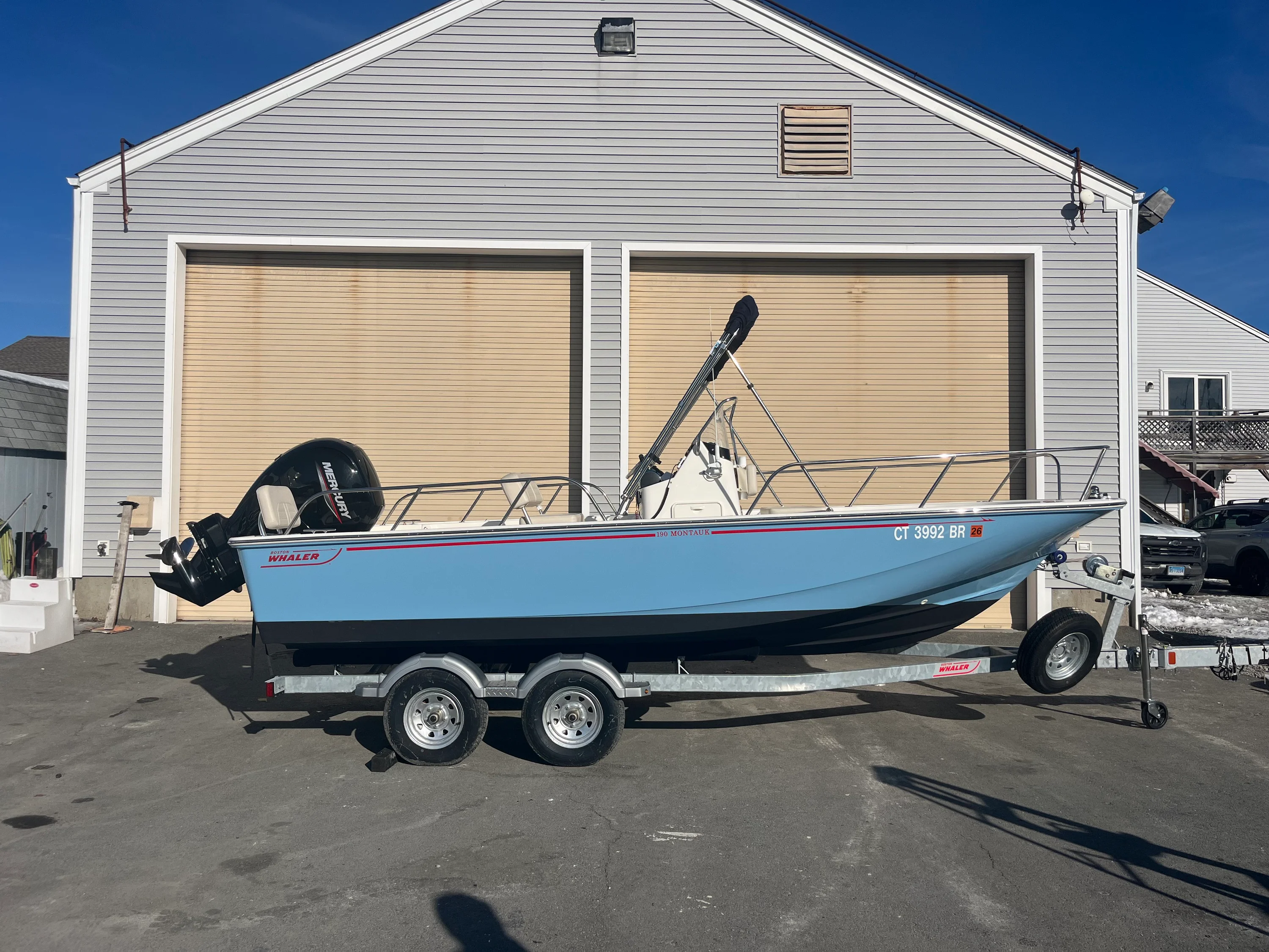 2025 Boston Whaler 190 Montauk Image Thumbnail #0