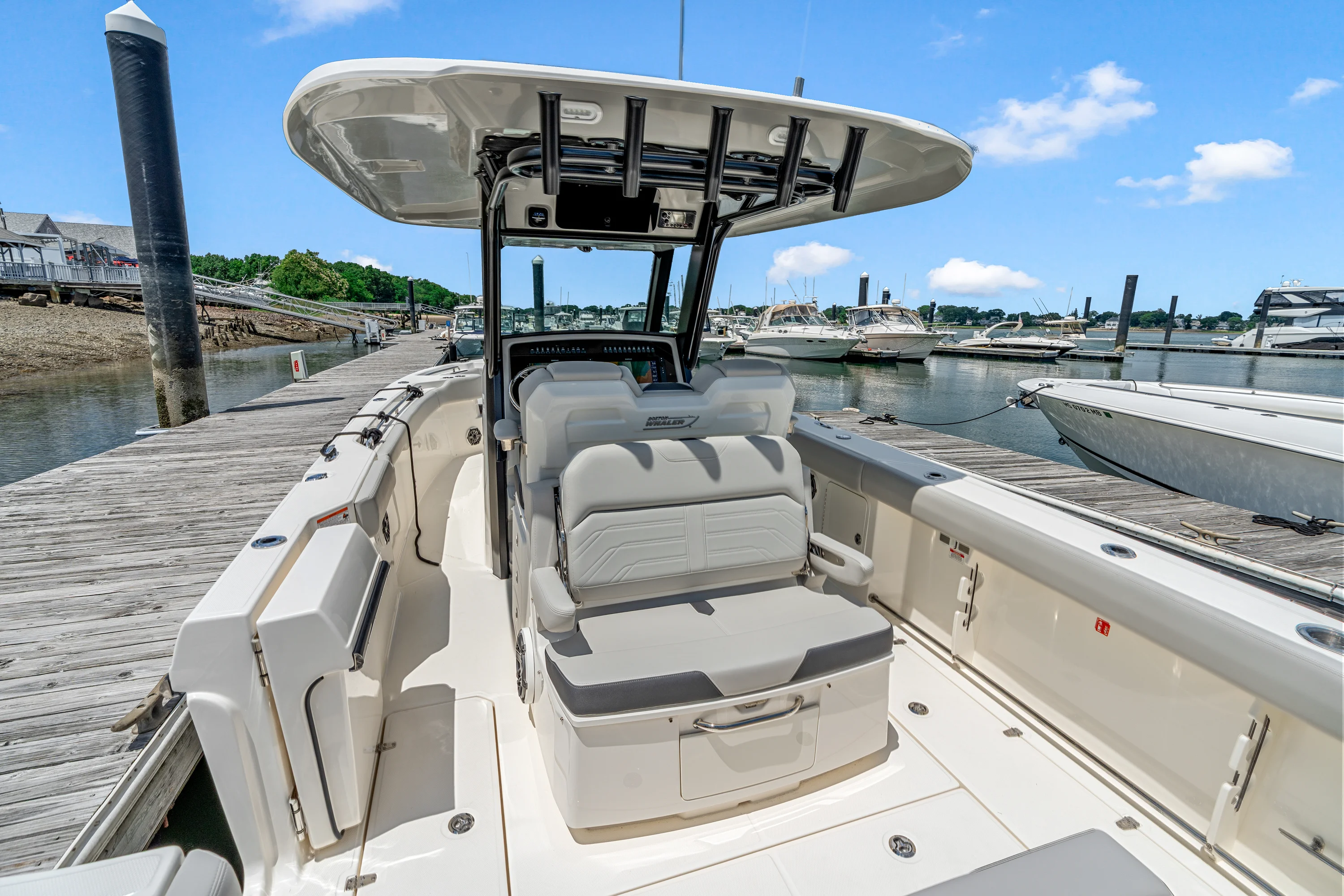 2026 Boston Whaler 330 Outrage Image Thumbnail #11