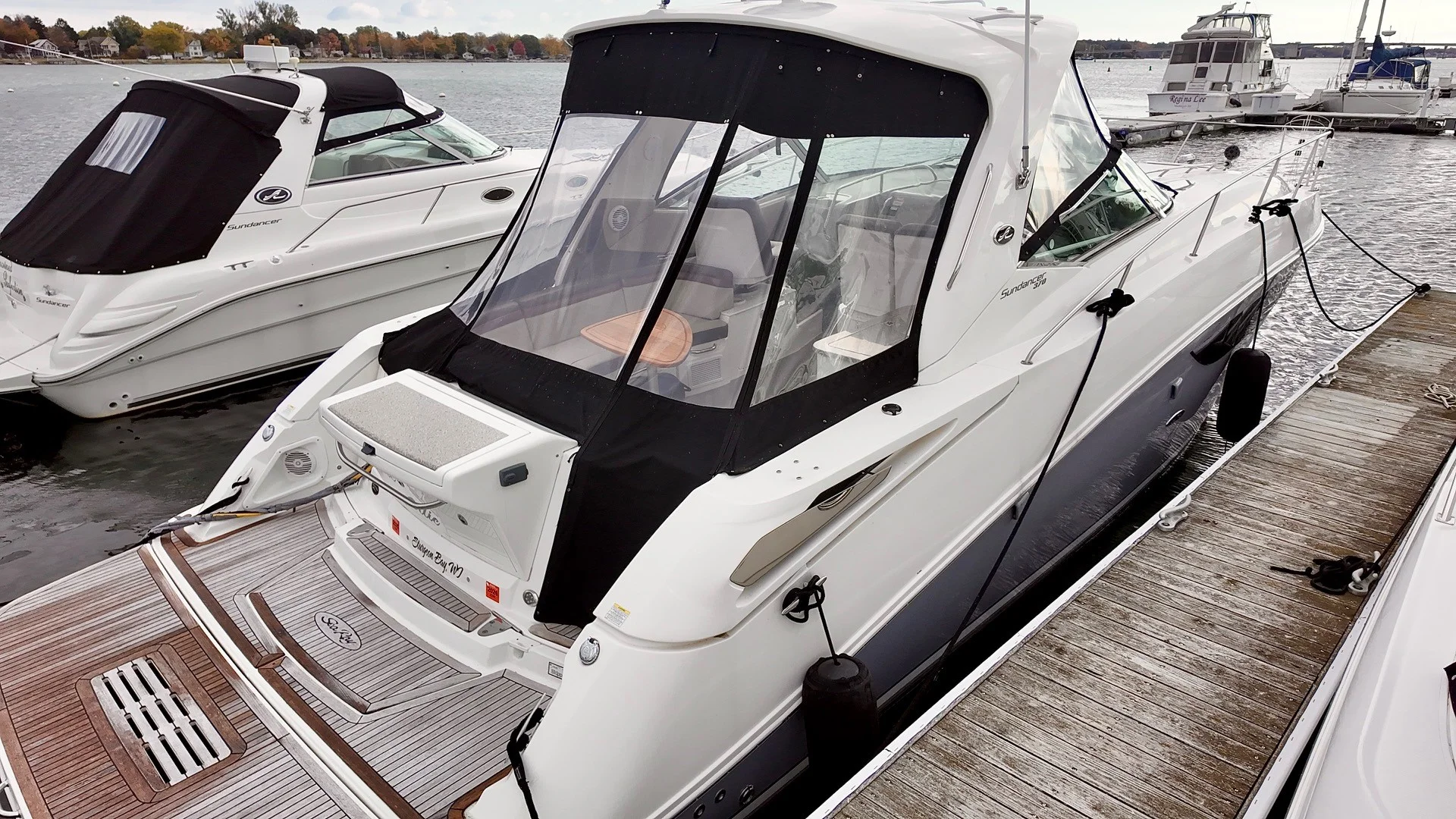 2016 Sea Ray 370 SUNDANCER Image Thumbnail #8