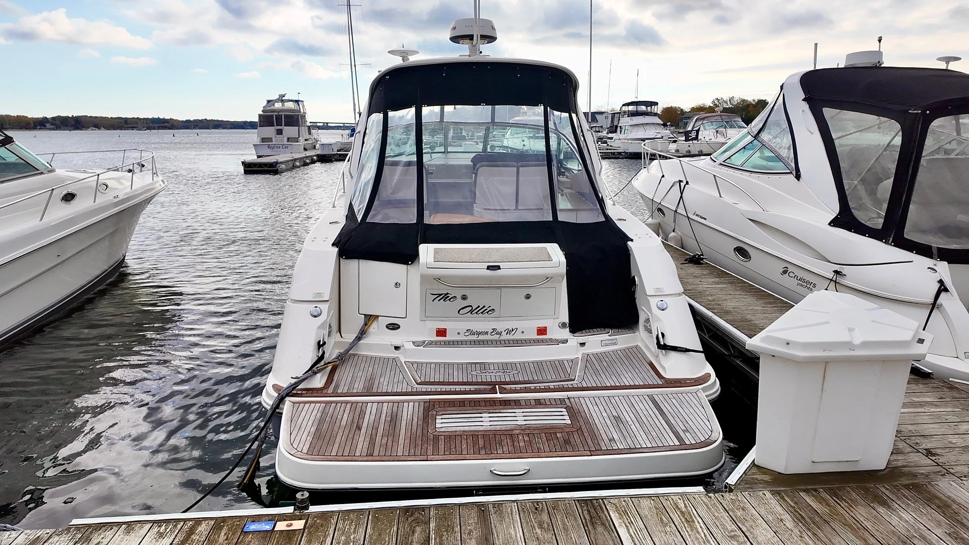 2016 Sea Ray 370 SUNDANCER Image Thumbnail #7