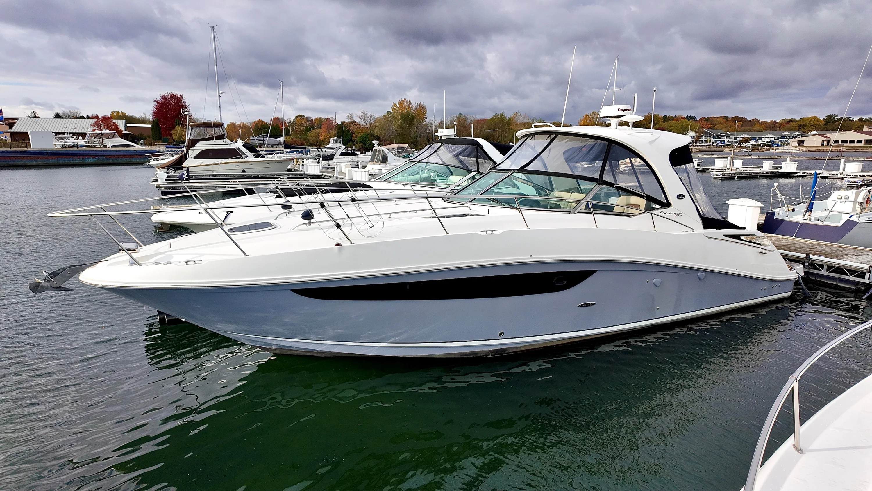 2016 Sea Ray 370 SUNDANCER Image Thumbnail #1