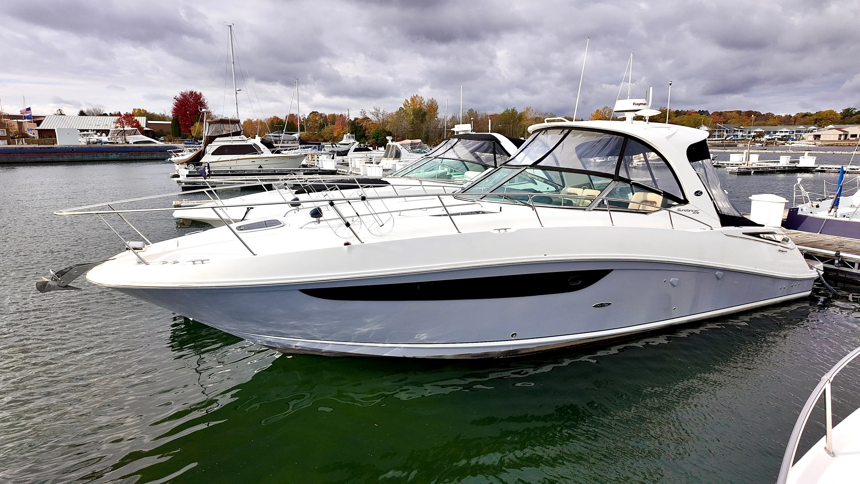 2016 Sea Ray 370 SUNDANCER Image Thumbnail #0