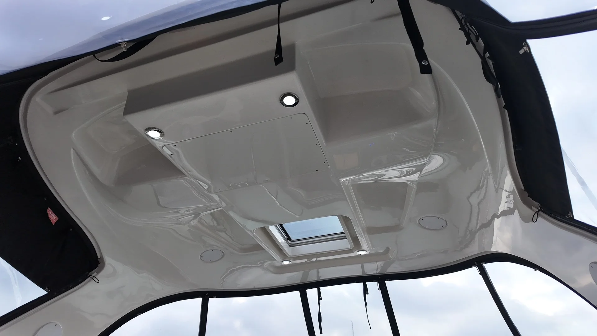 2016 Sea Ray 370 SUNDANCER Image Thumbnail #20