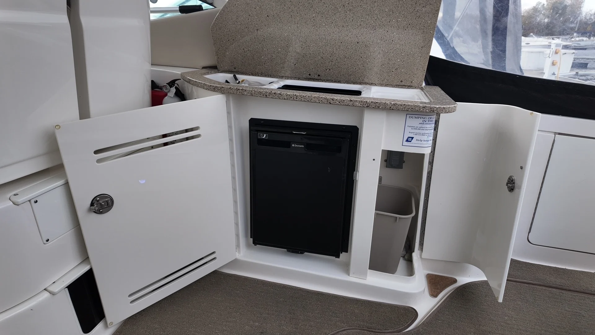 2016 Sea Ray 370 SUNDANCER Image Thumbnail #18