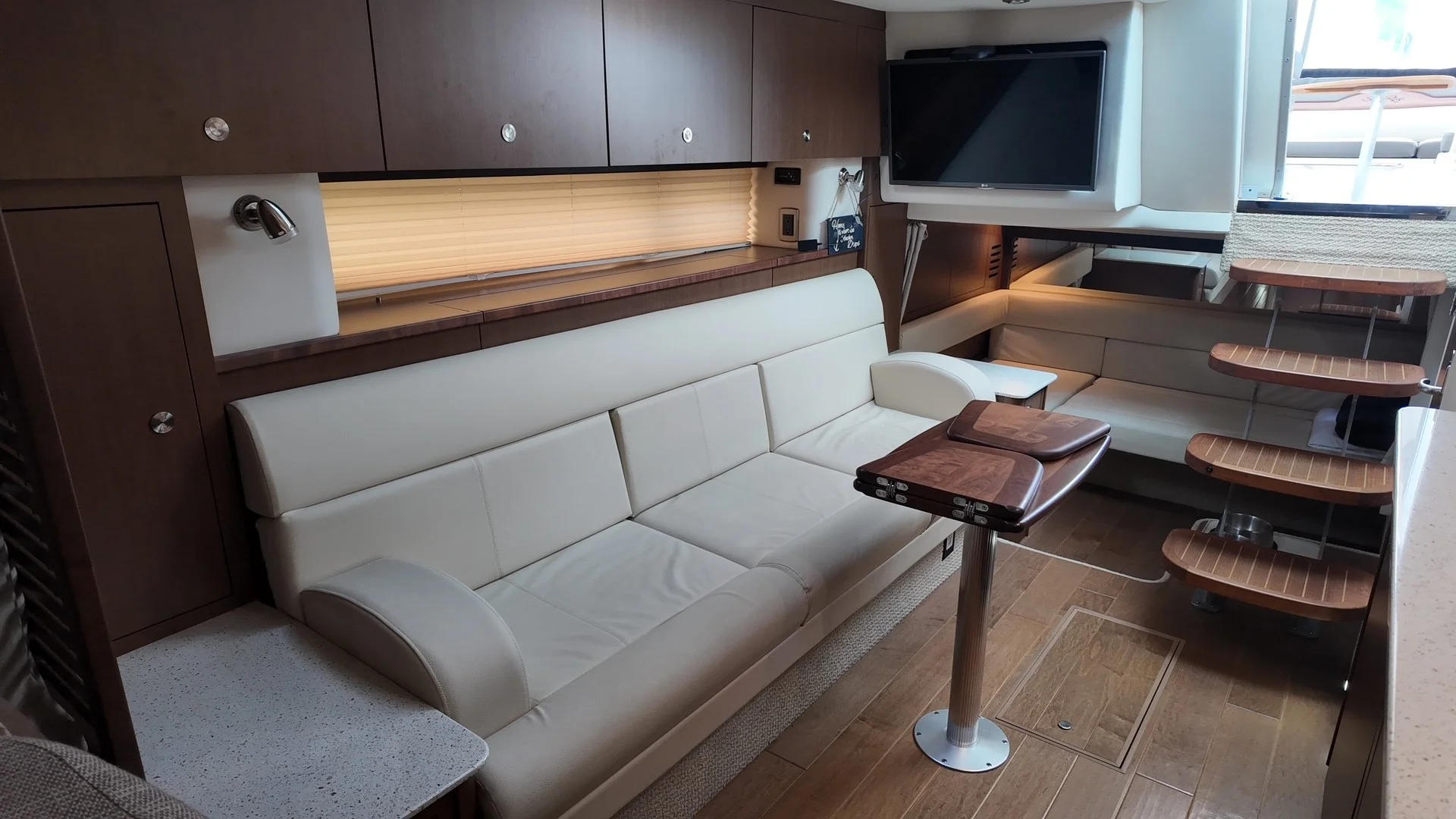 2016 Sea Ray 370 SUNDANCER Image Thumbnail #25