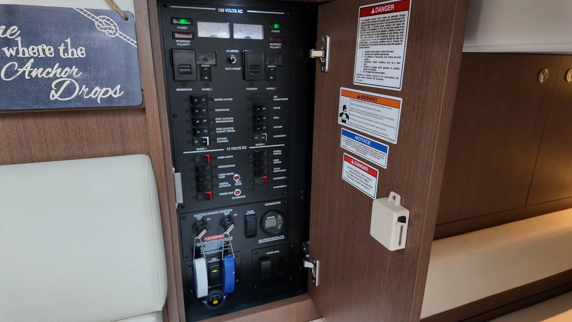 2016 Sea Ray 370 SUNDANCER Image Thumbnail #30