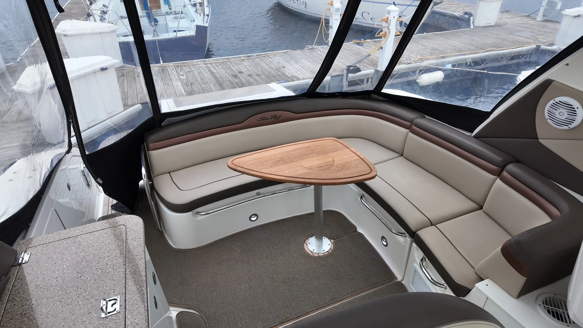 2016 Sea Ray 370 SUNDANCER Image Thumbnail #13