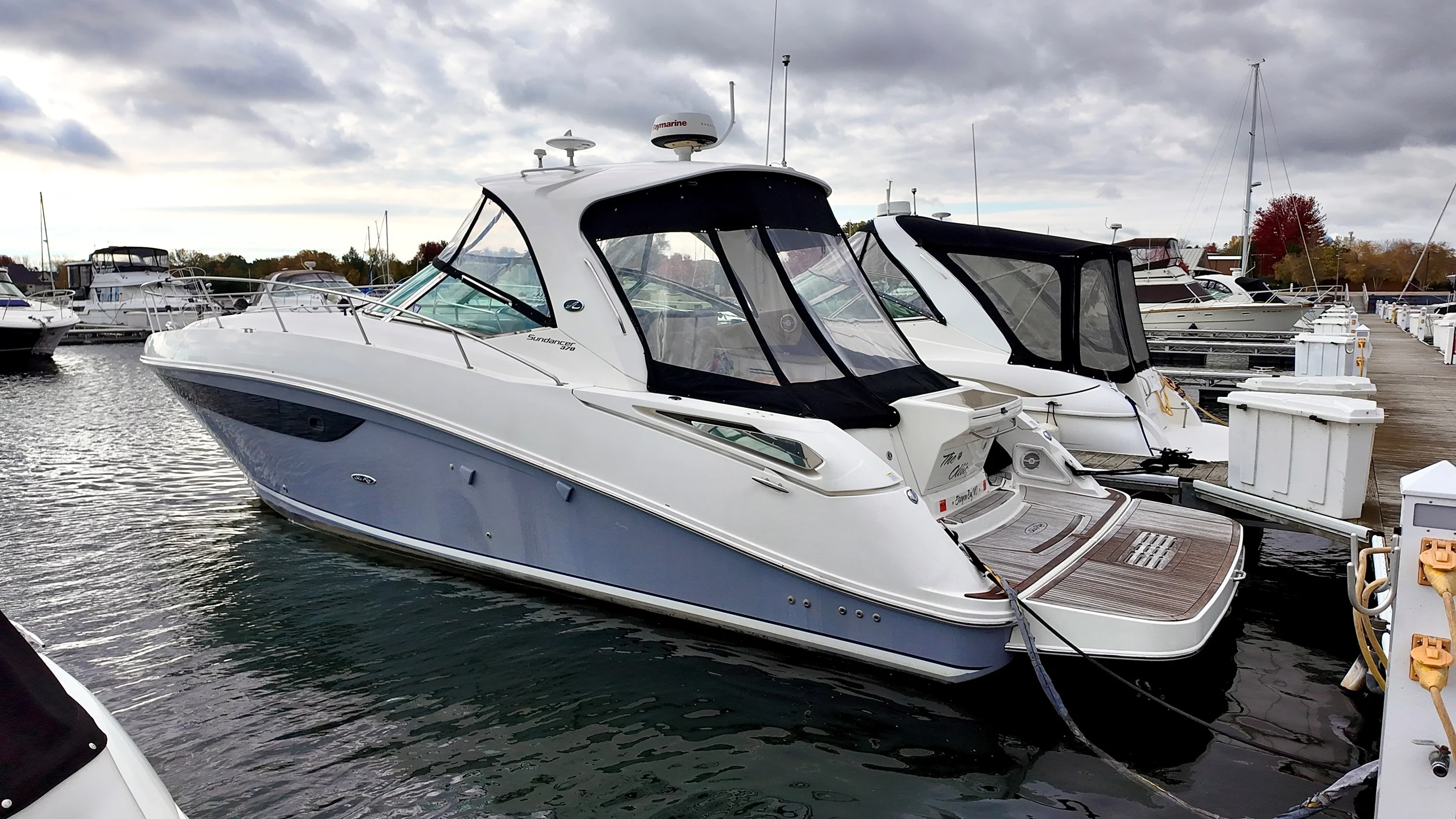 2016 Sea Ray 370 SUNDANCER Image Thumbnail #5