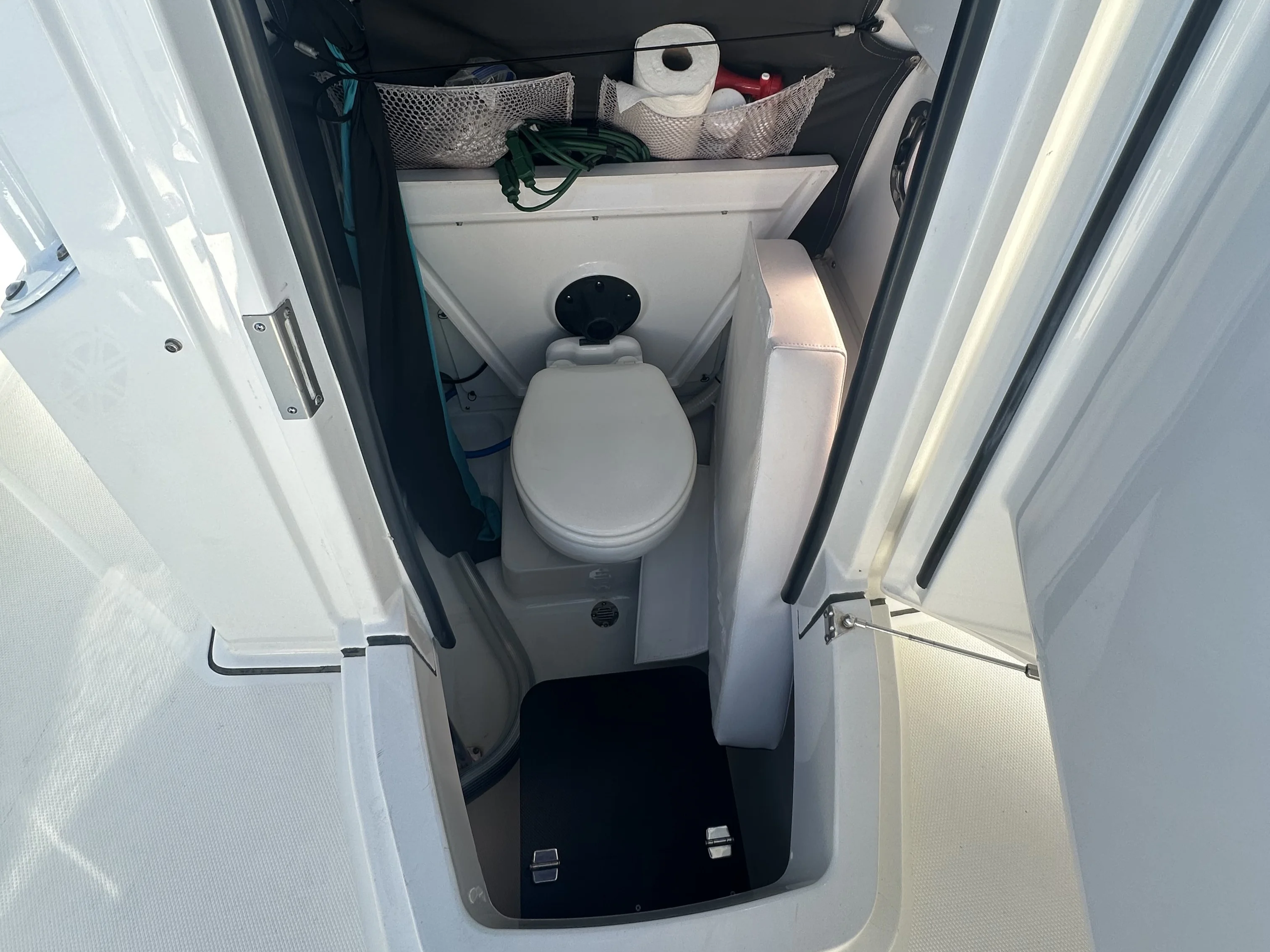 2021 Blackfin 252 CC Image Thumbnail #23