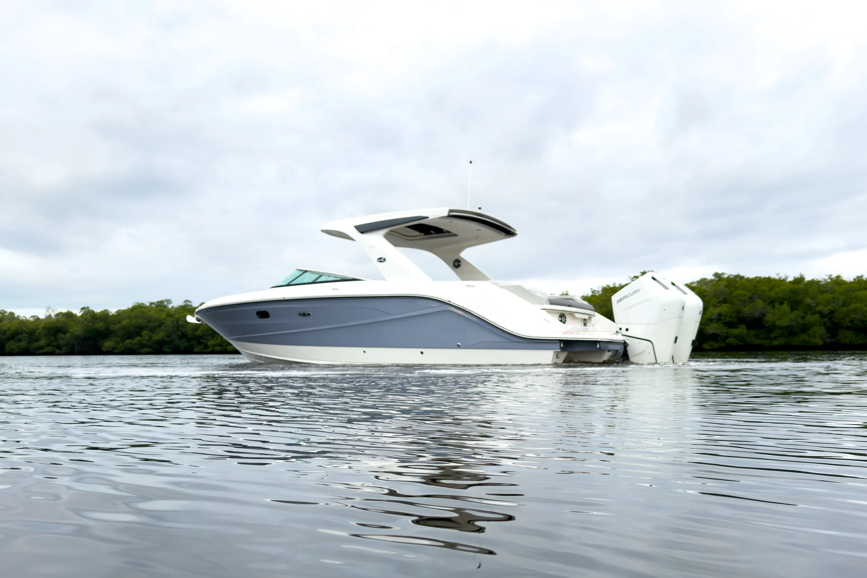 2026 Sea Ray SLX 310 Outboard Image Thumbnail #29