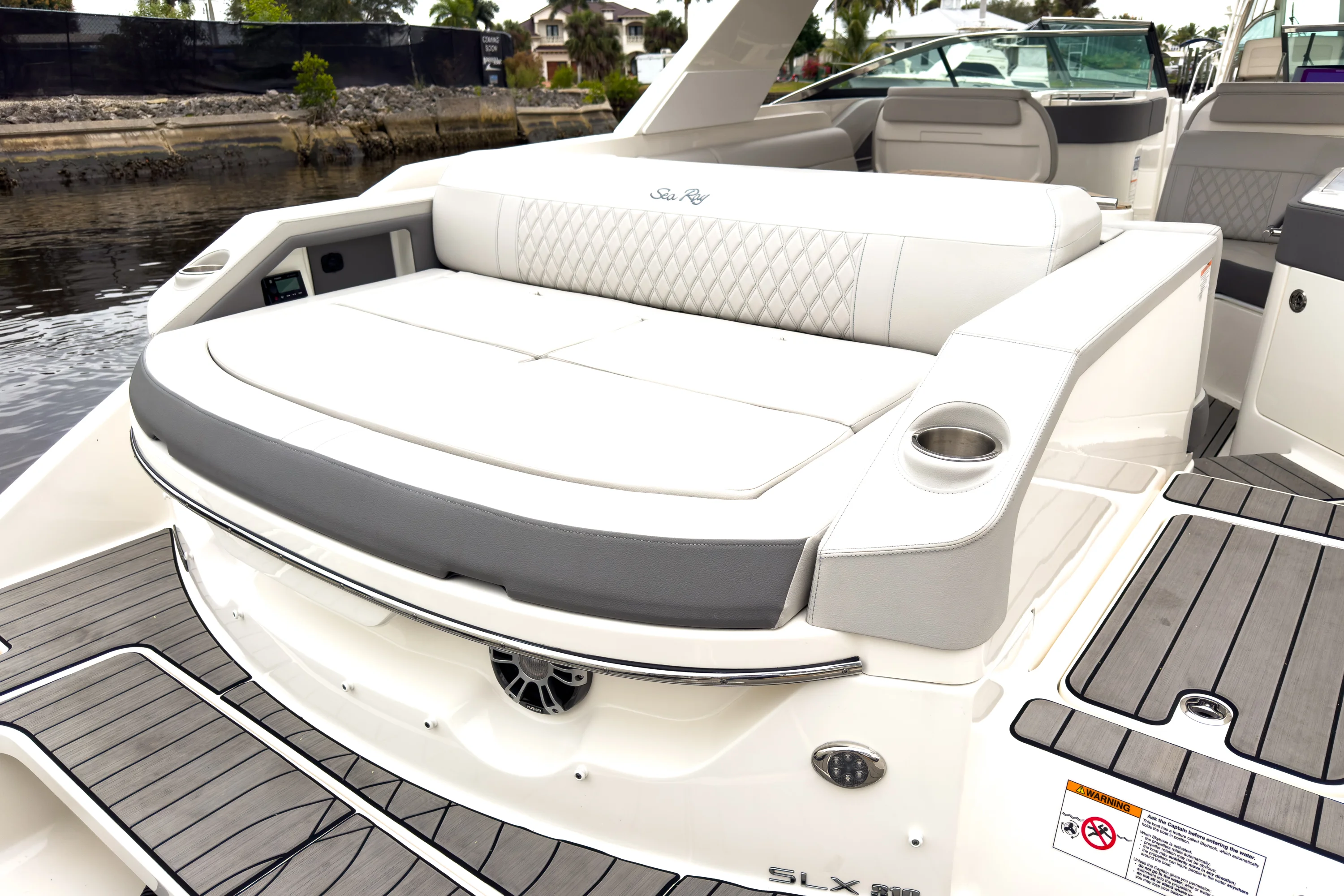 2026 Sea Ray SLX 310 Outboard Image Thumbnail #5