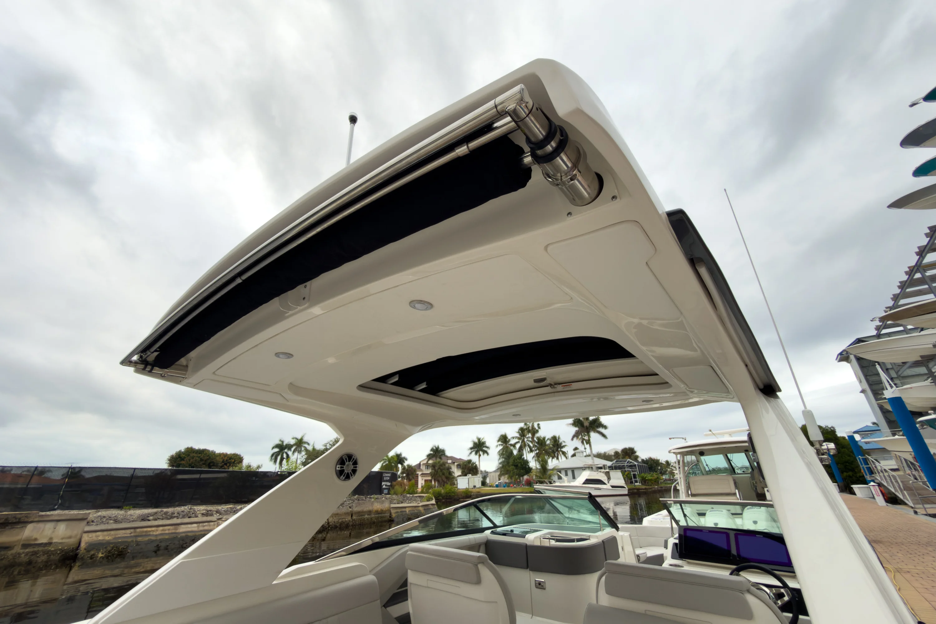 2026 Sea Ray SLX 310 Outboard Image Thumbnail #8