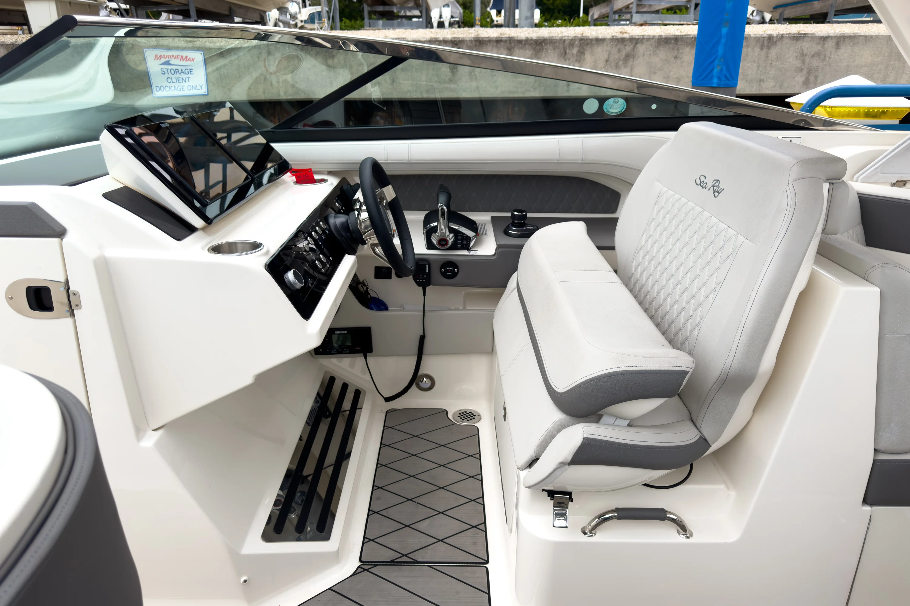 2026 Sea Ray SLX 310 Outboard Image Thumbnail #12