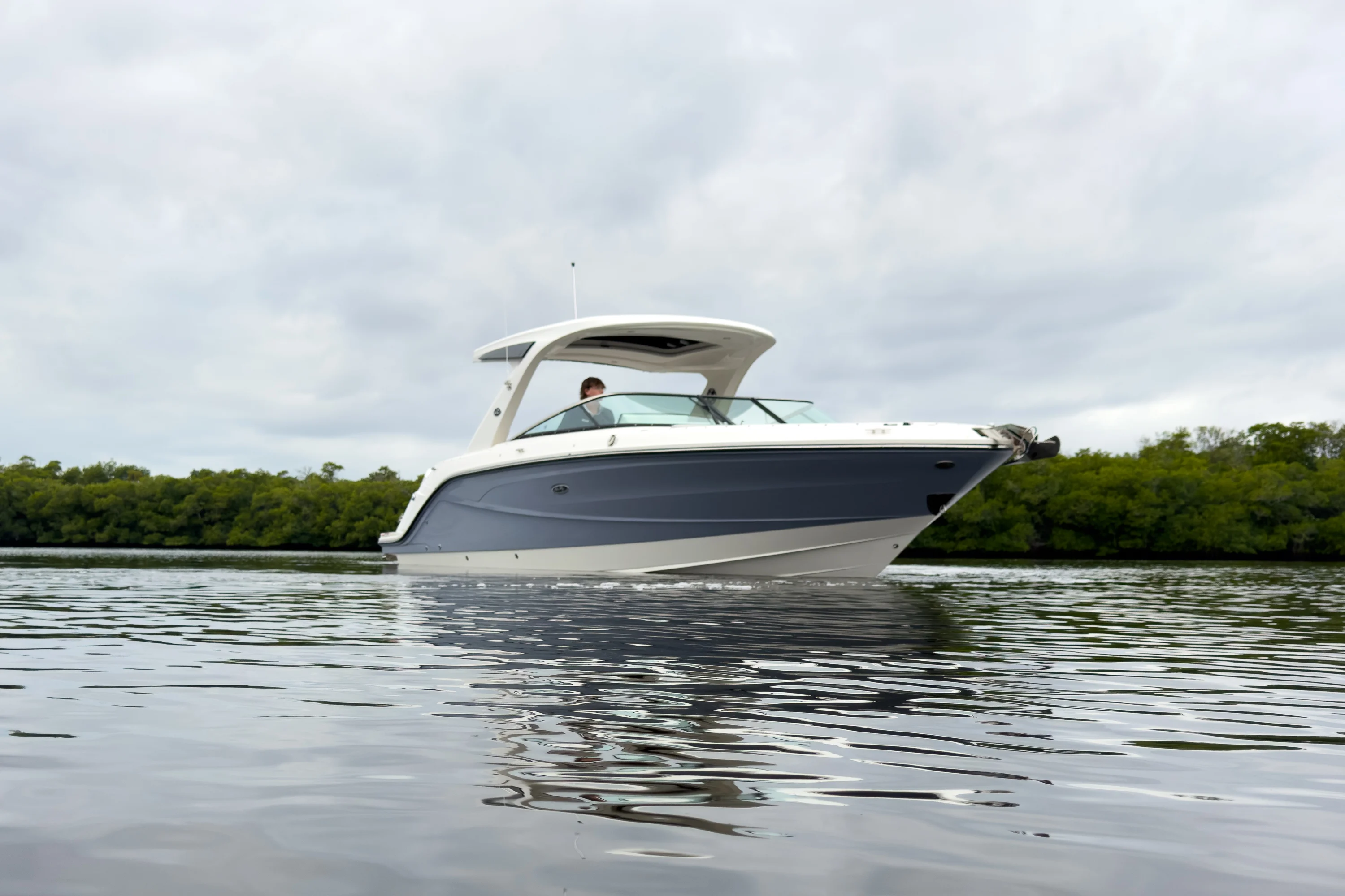 2026 Sea Ray SLX 310 Outboard Image Thumbnail #34