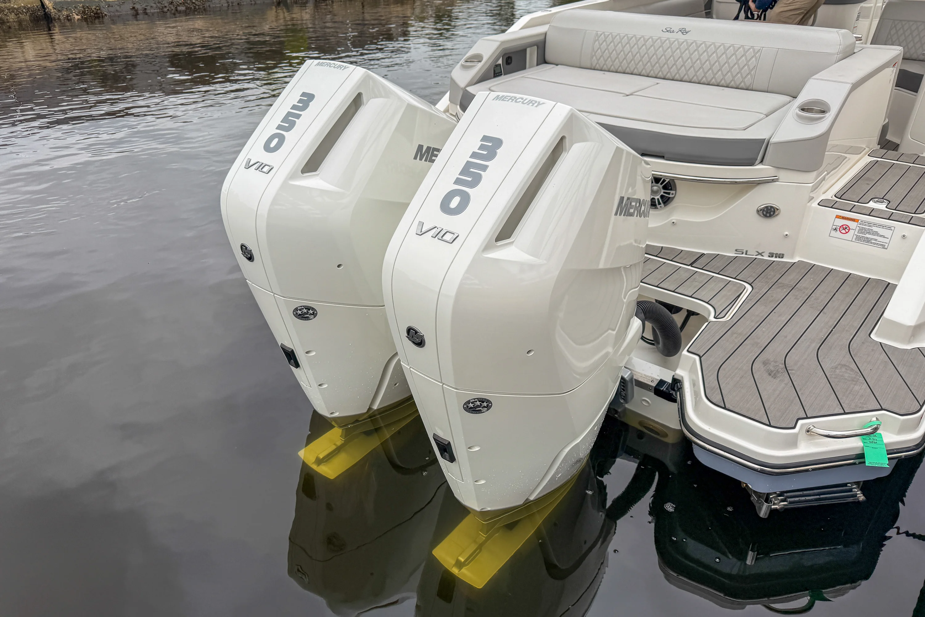 2026 Sea Ray SLX 310 Outboard Image Thumbnail #4