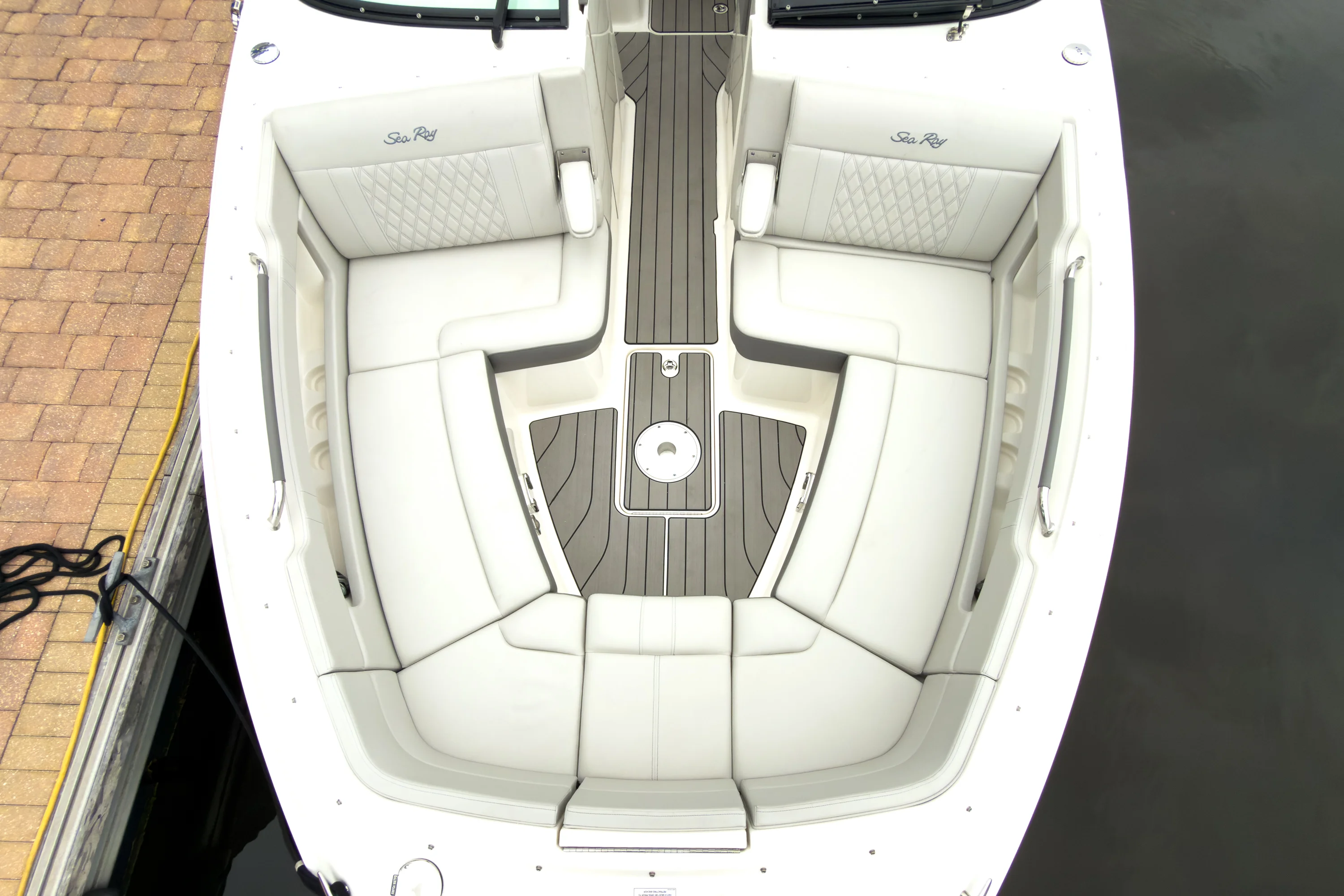 2026 Sea Ray SLX 310 Outboard Image Thumbnail #24