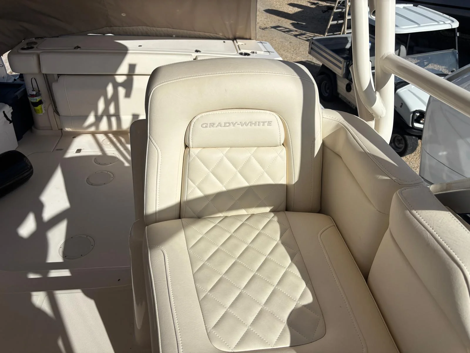 2023 Grady-White 330 EXPRESS Image Thumbnail #17