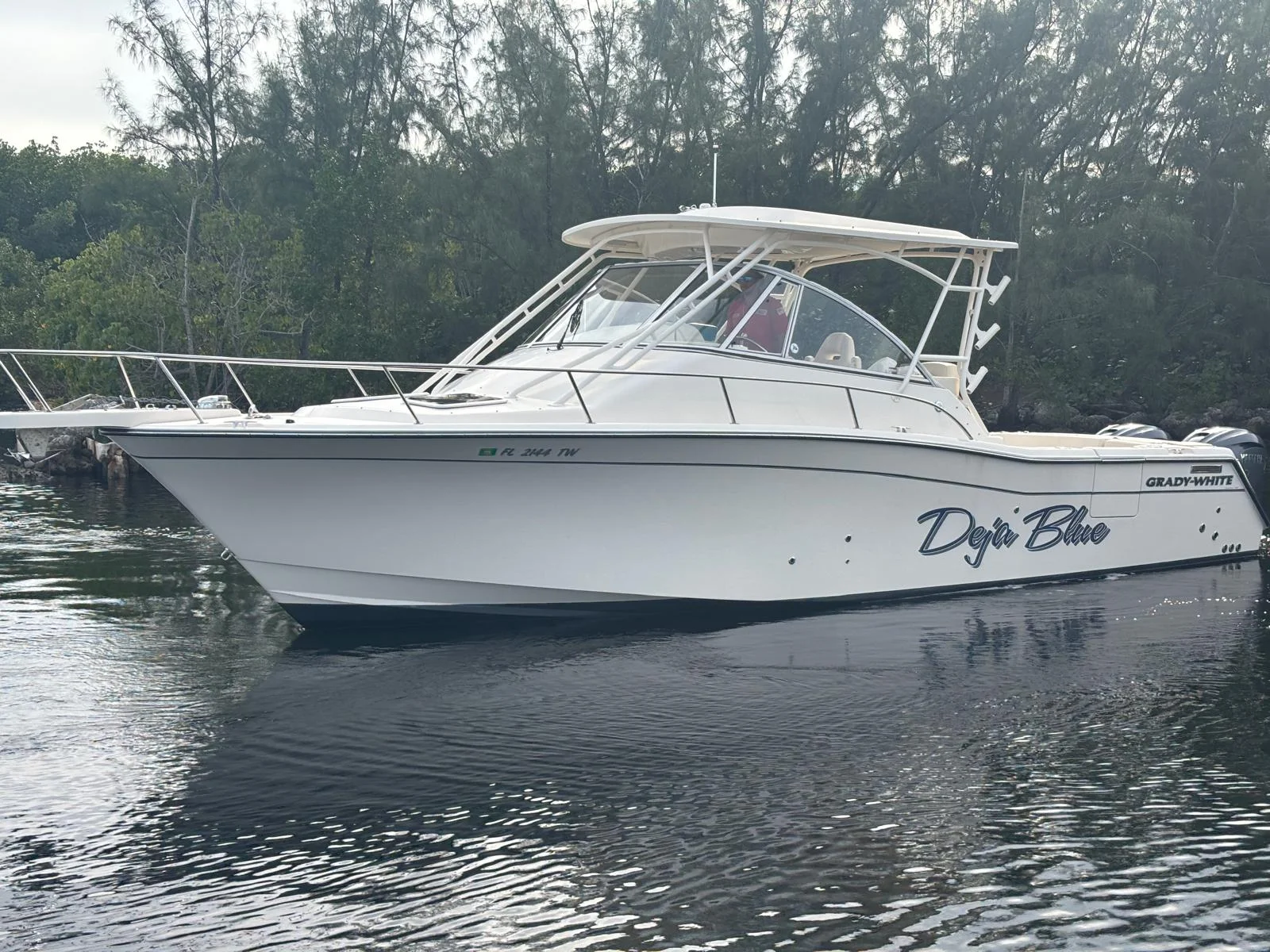 2023 Grady-White 330 EXPRESS Image Thumbnail #3