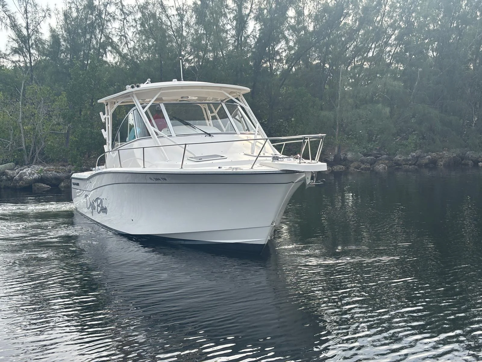 2023 Grady-White 330 EXPRESS Image Thumbnail #2