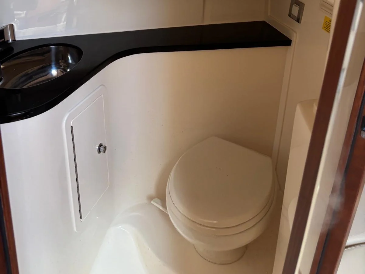 2023 Grady-White 330 EXPRESS Image Thumbnail #25