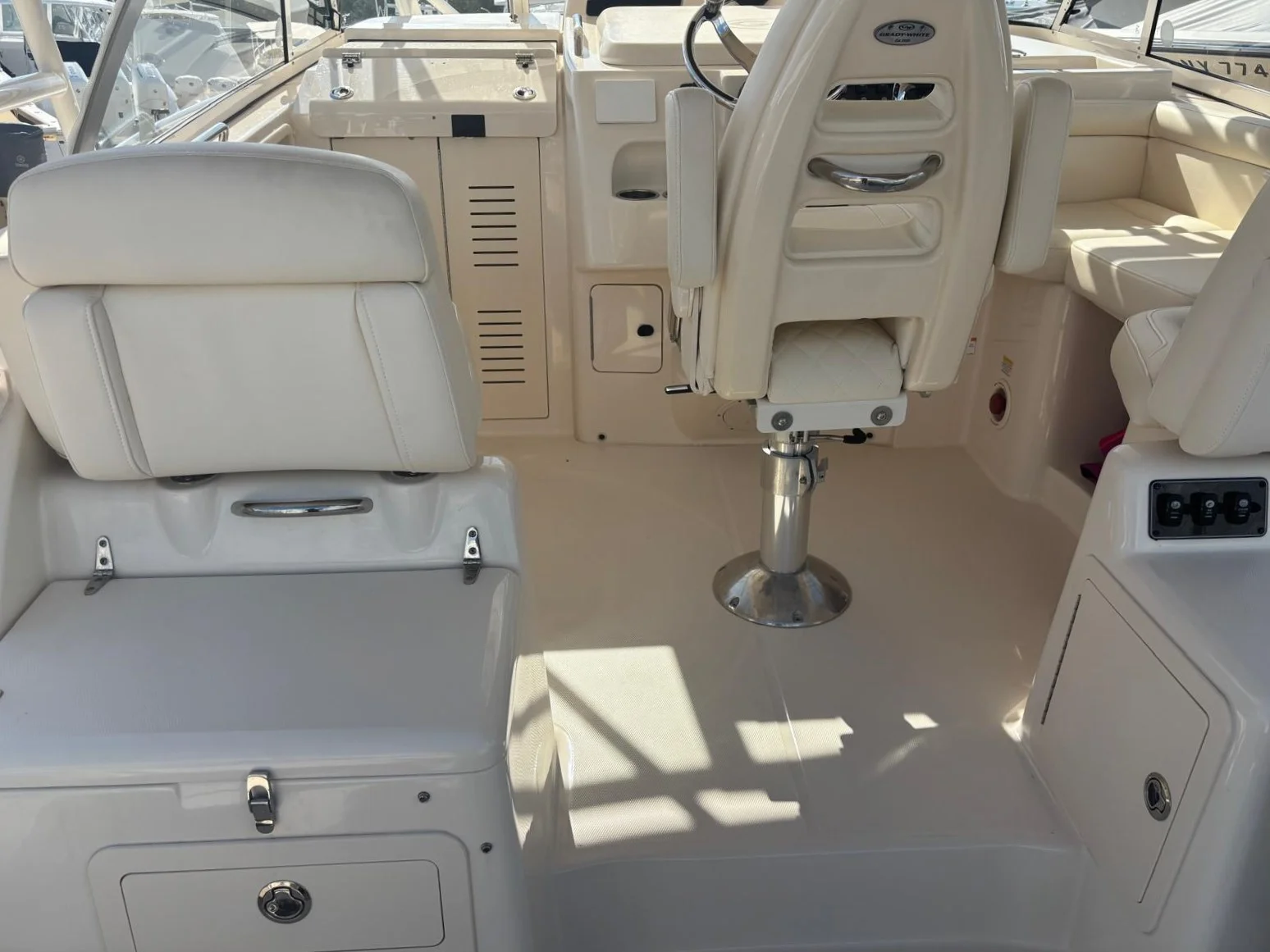 2023 Grady-White 330 EXPRESS Image Thumbnail #27