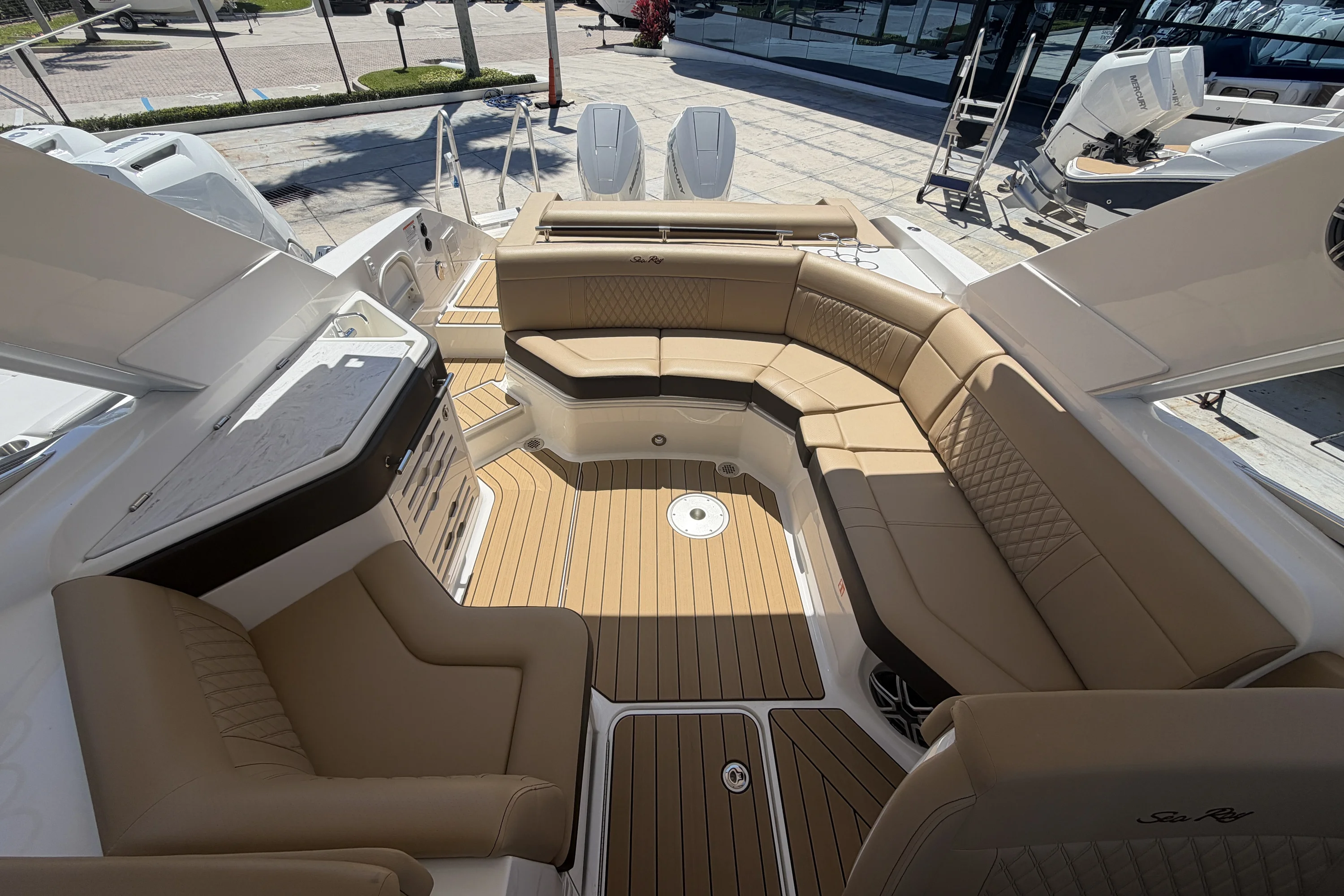 2026 Sea Ray SLX 310 Outboard Image Thumbnail #16