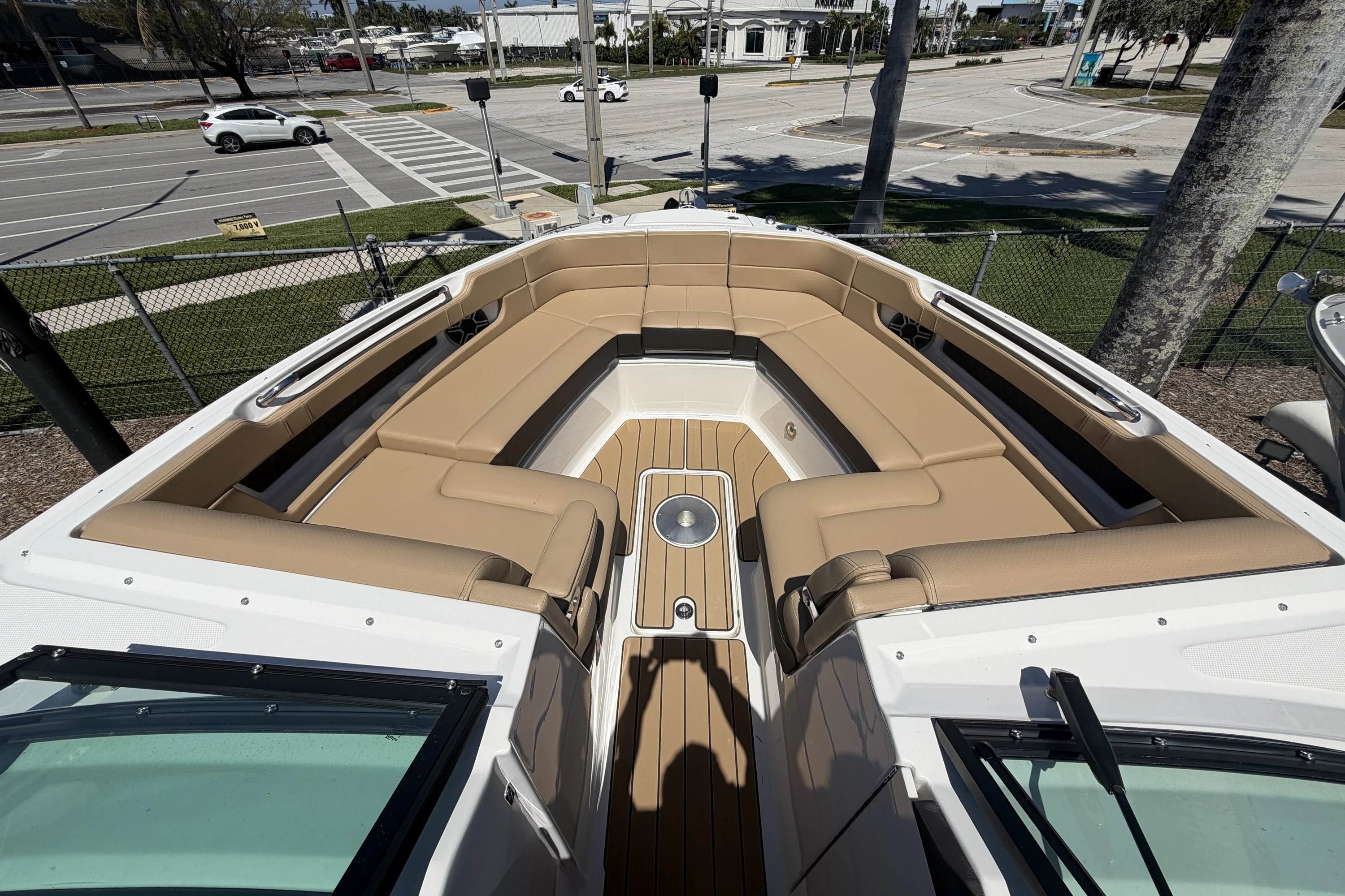 2026 Sea Ray SLX 310 Outboard Image Thumbnail #24