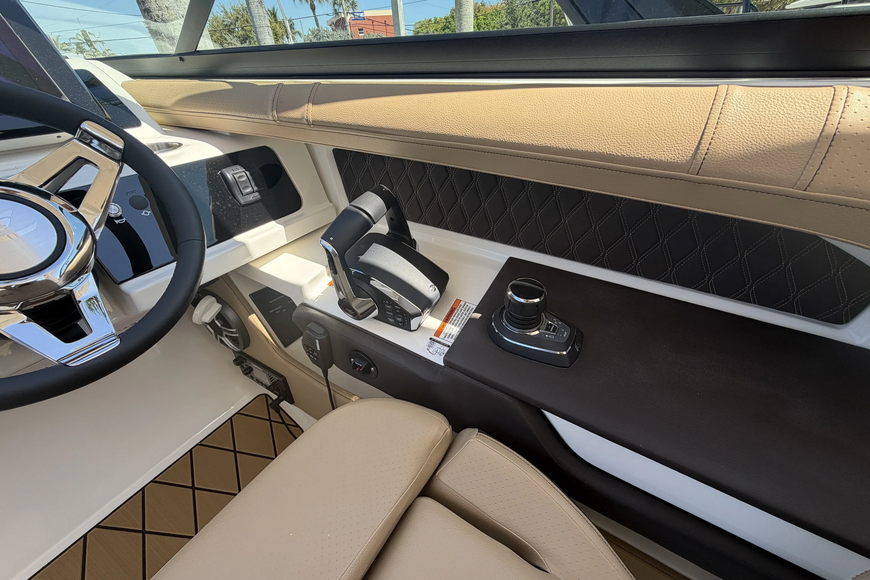 2026 Sea Ray SLX 310 Outboard Image Thumbnail #20