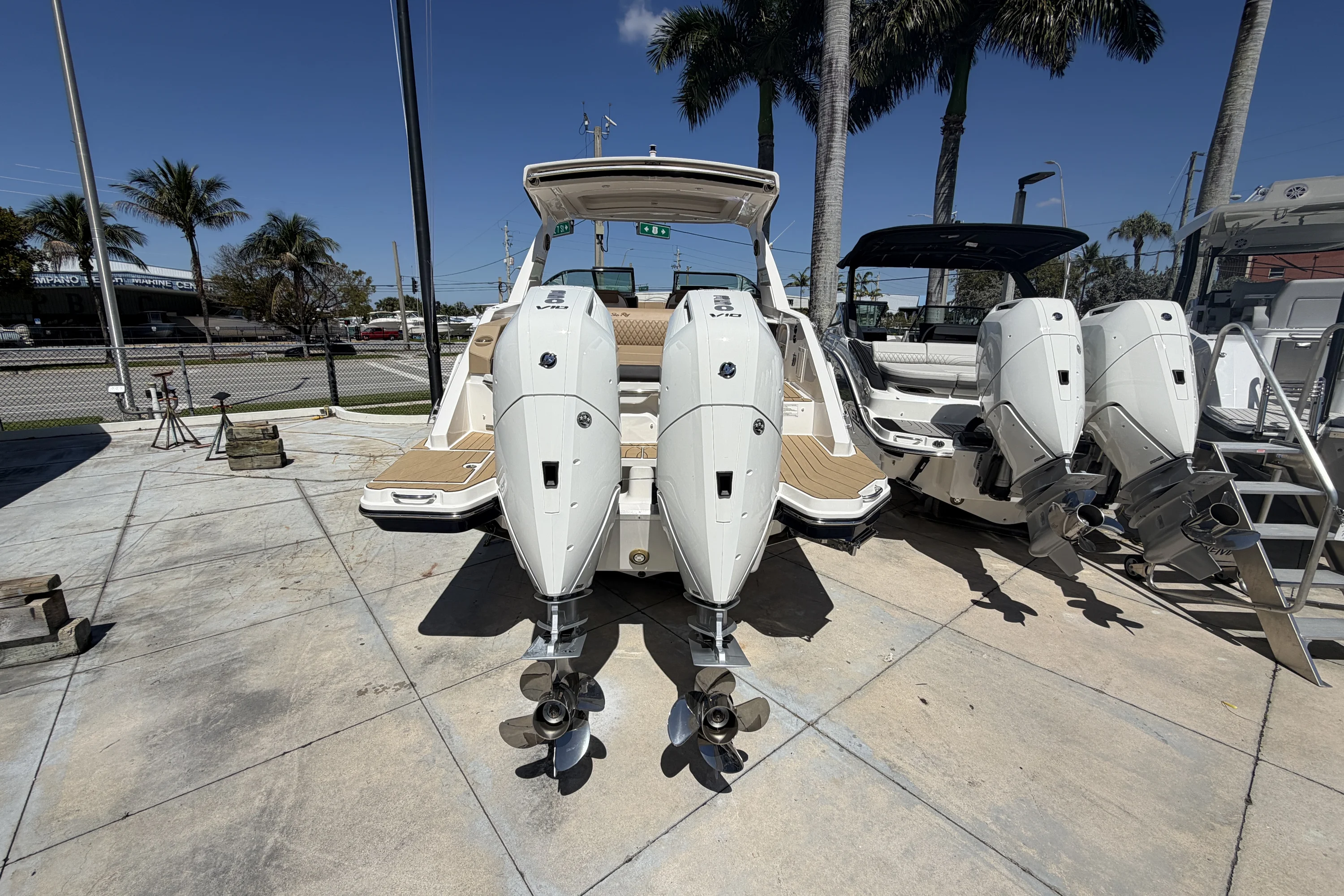 2026 Sea Ray SLX 310 Outboard Image Thumbnail #4