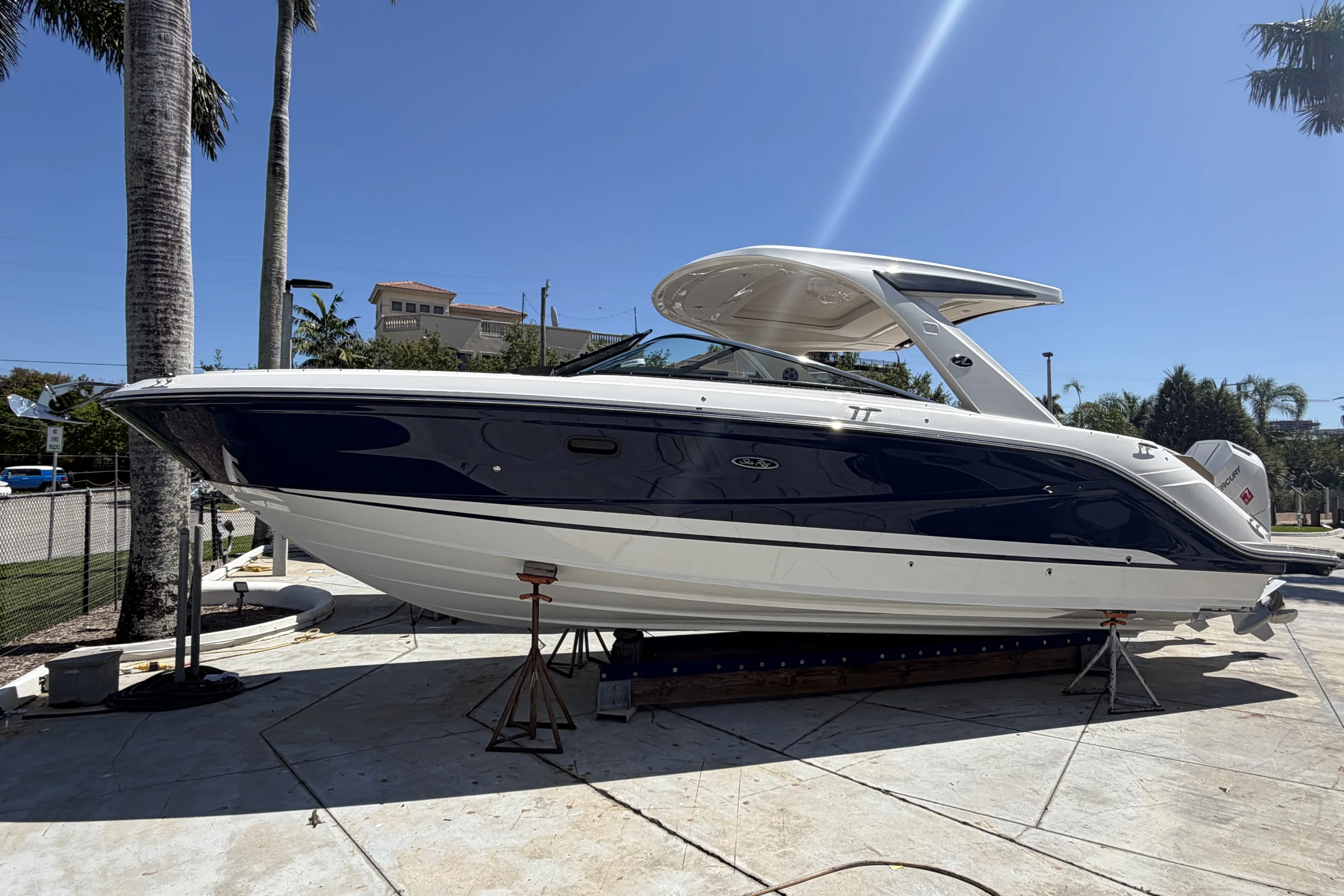 2026 Sea Ray SLX 310 Outboard Image Thumbnail #0