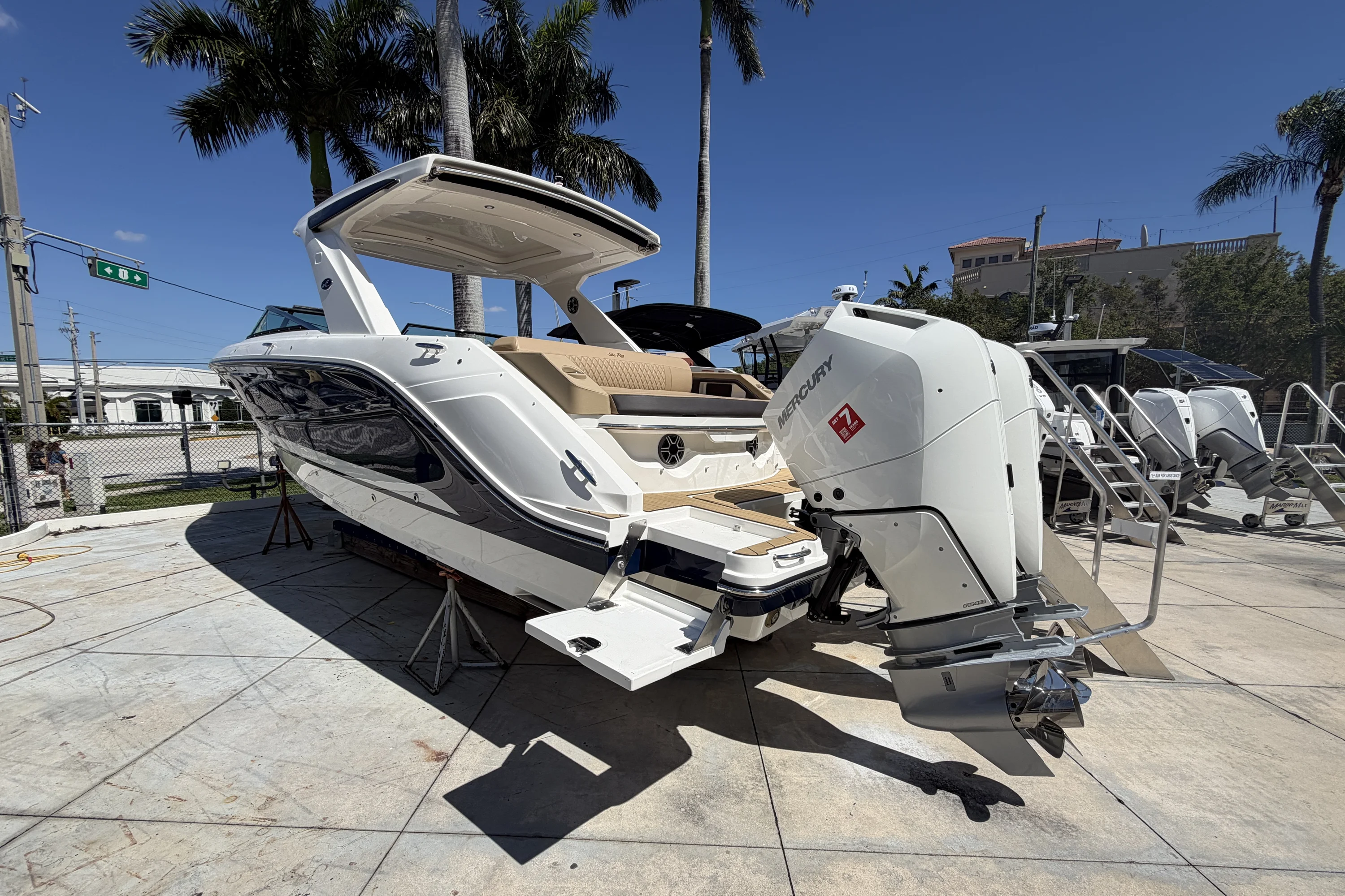 2026 Sea Ray SLX 310 Outboard Image Thumbnail #3