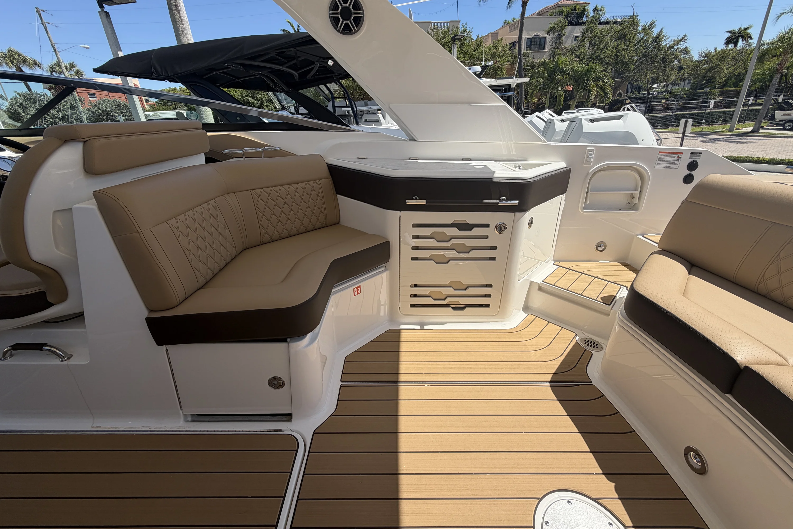 2026 Sea Ray SLX 310 Outboard Image Thumbnail #14