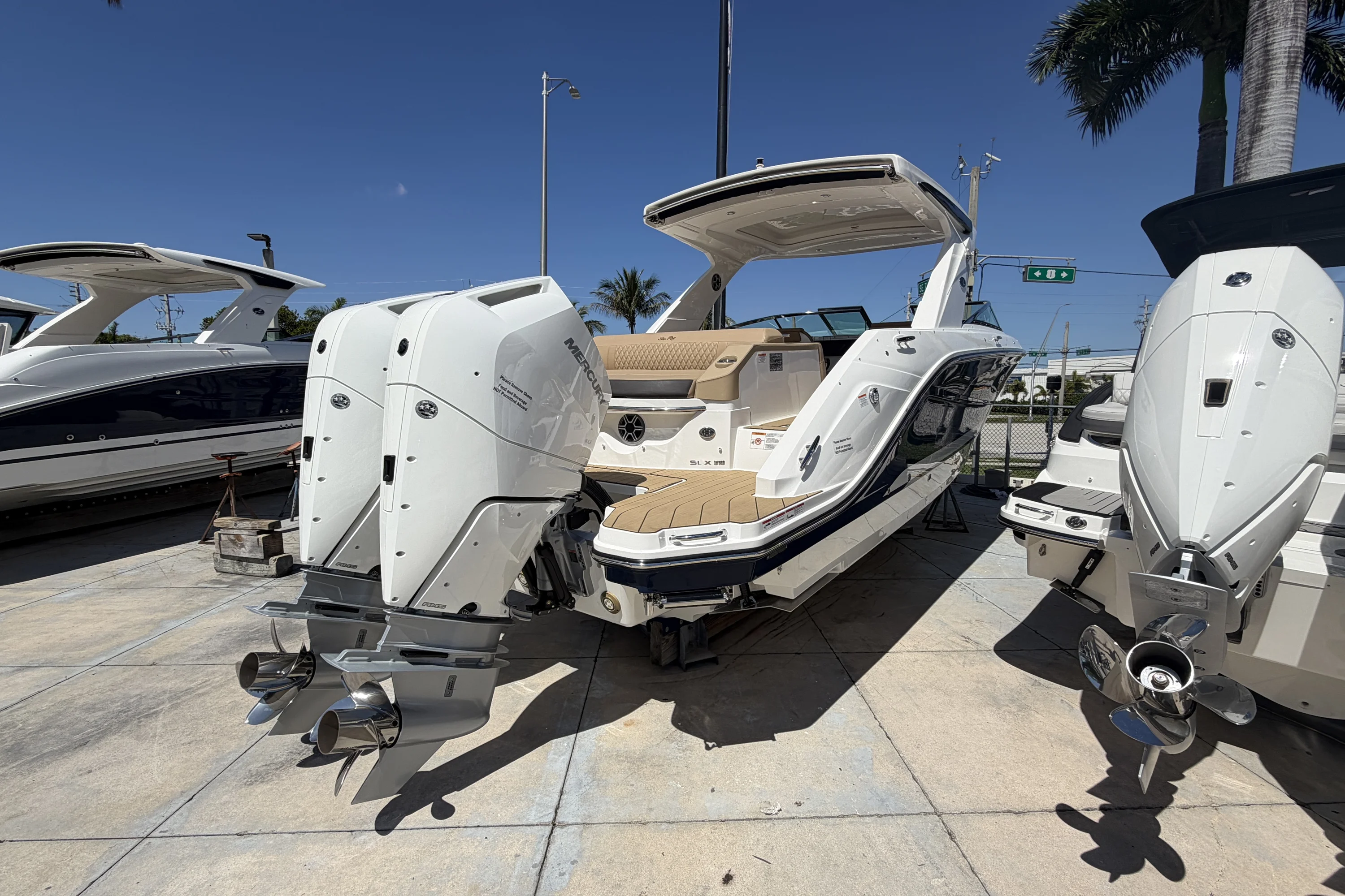 2026 Sea Ray SLX 310 Outboard Image Thumbnail #5
