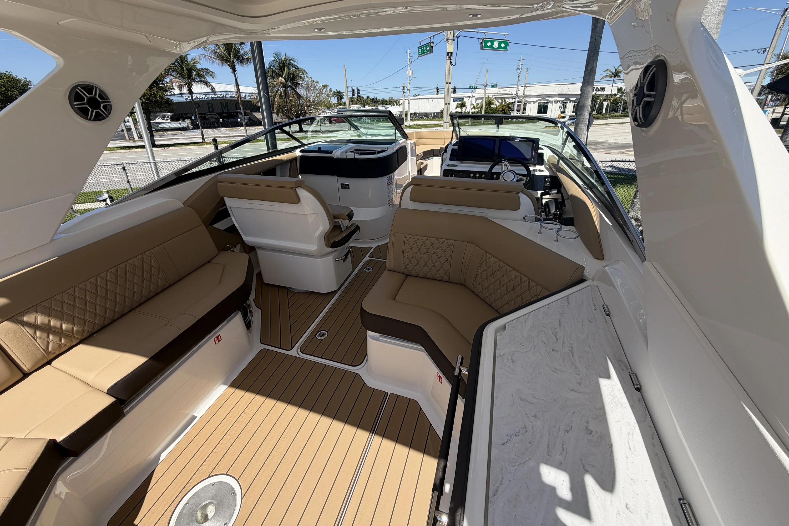 2026 Sea Ray SLX 310 Outboard Image Thumbnail #11