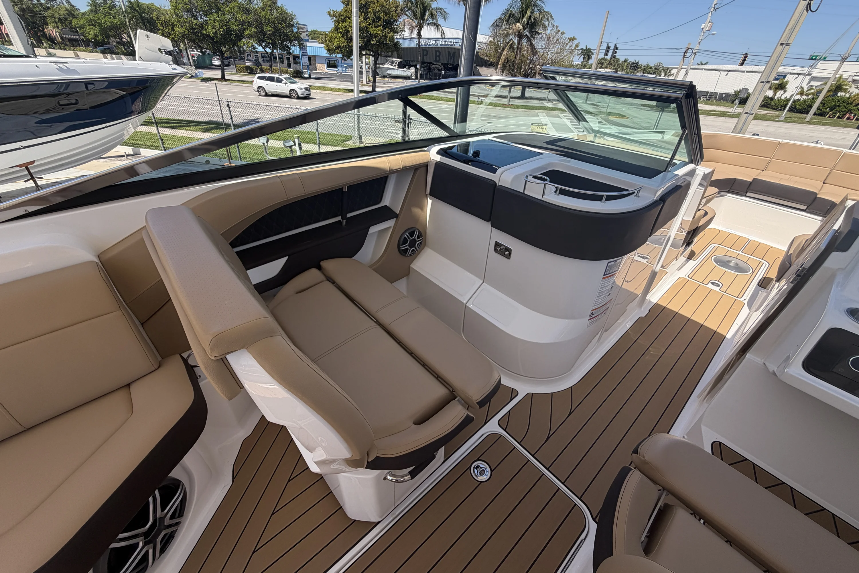 2026 Sea Ray SLX 310 Outboard Image Thumbnail #21