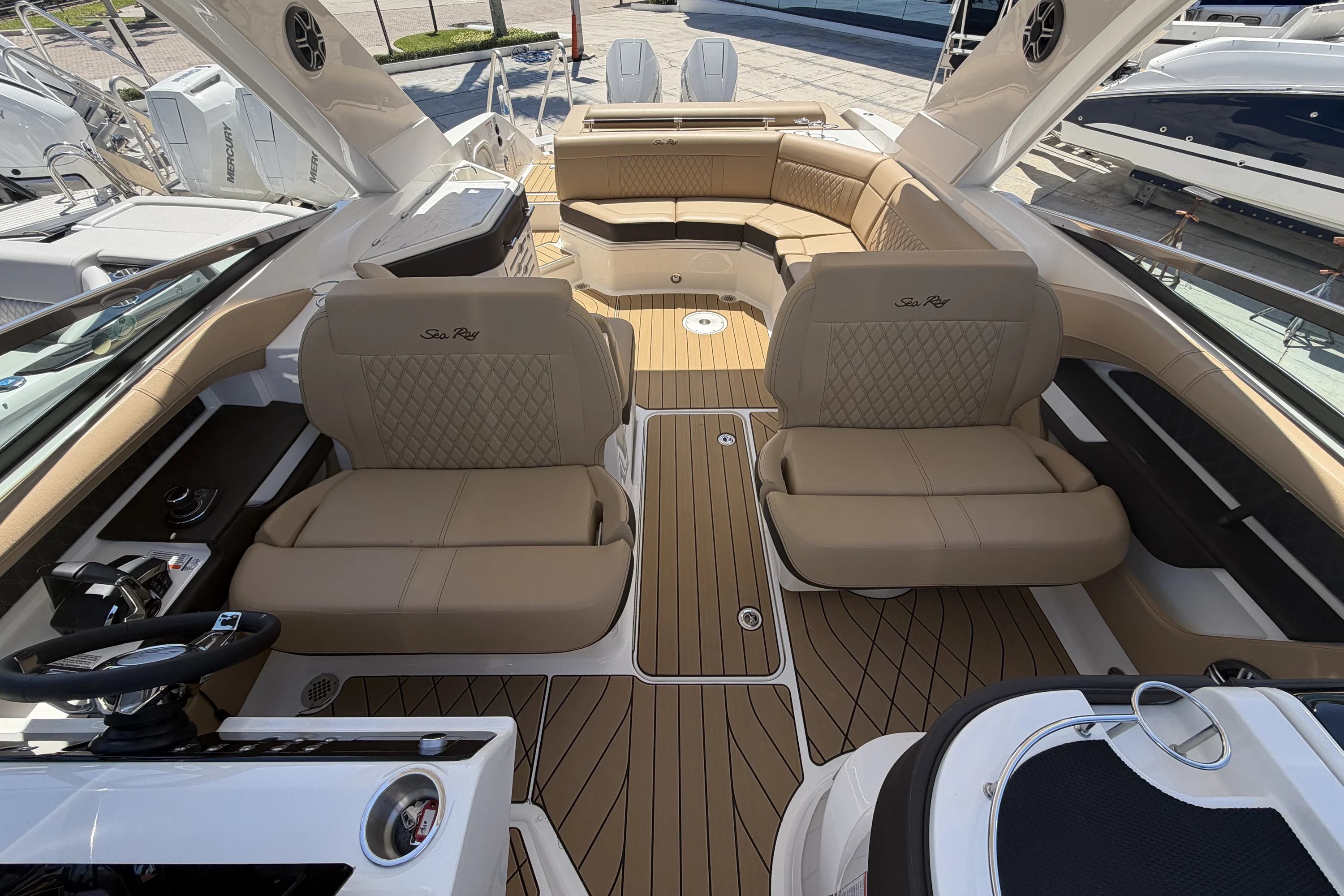 2026 Sea Ray SLX 310 Outboard Image Thumbnail #23