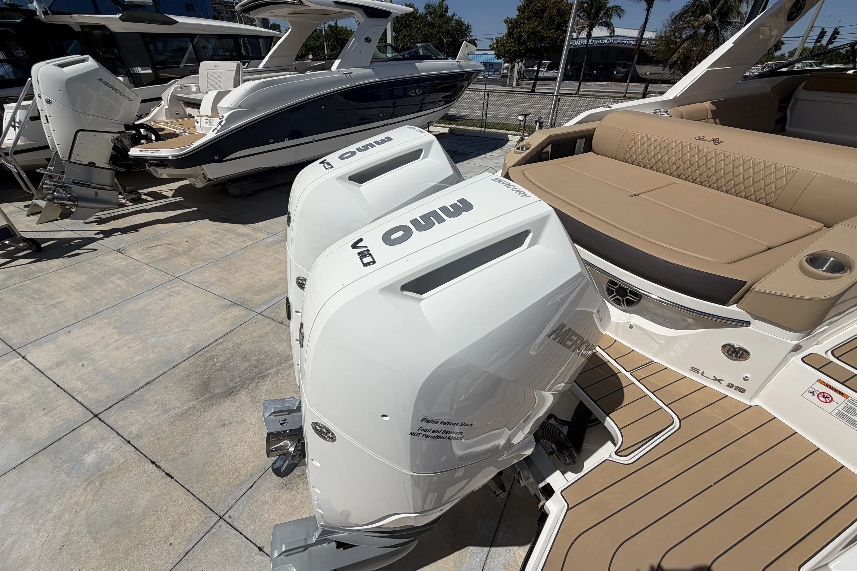 2026 Sea Ray SLX 310 Outboard Image Thumbnail #6