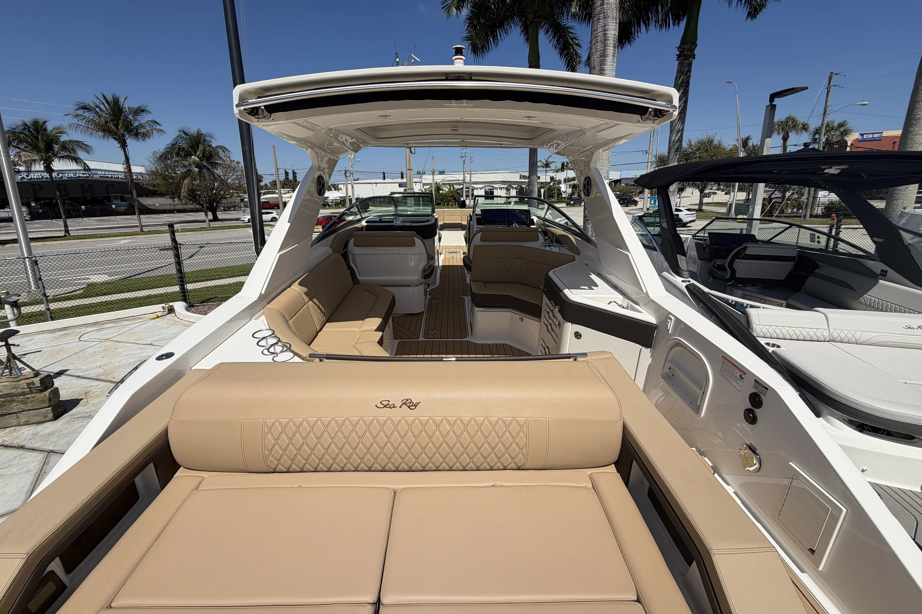 2026 Sea Ray SLX 310 Outboard Image Thumbnail #8